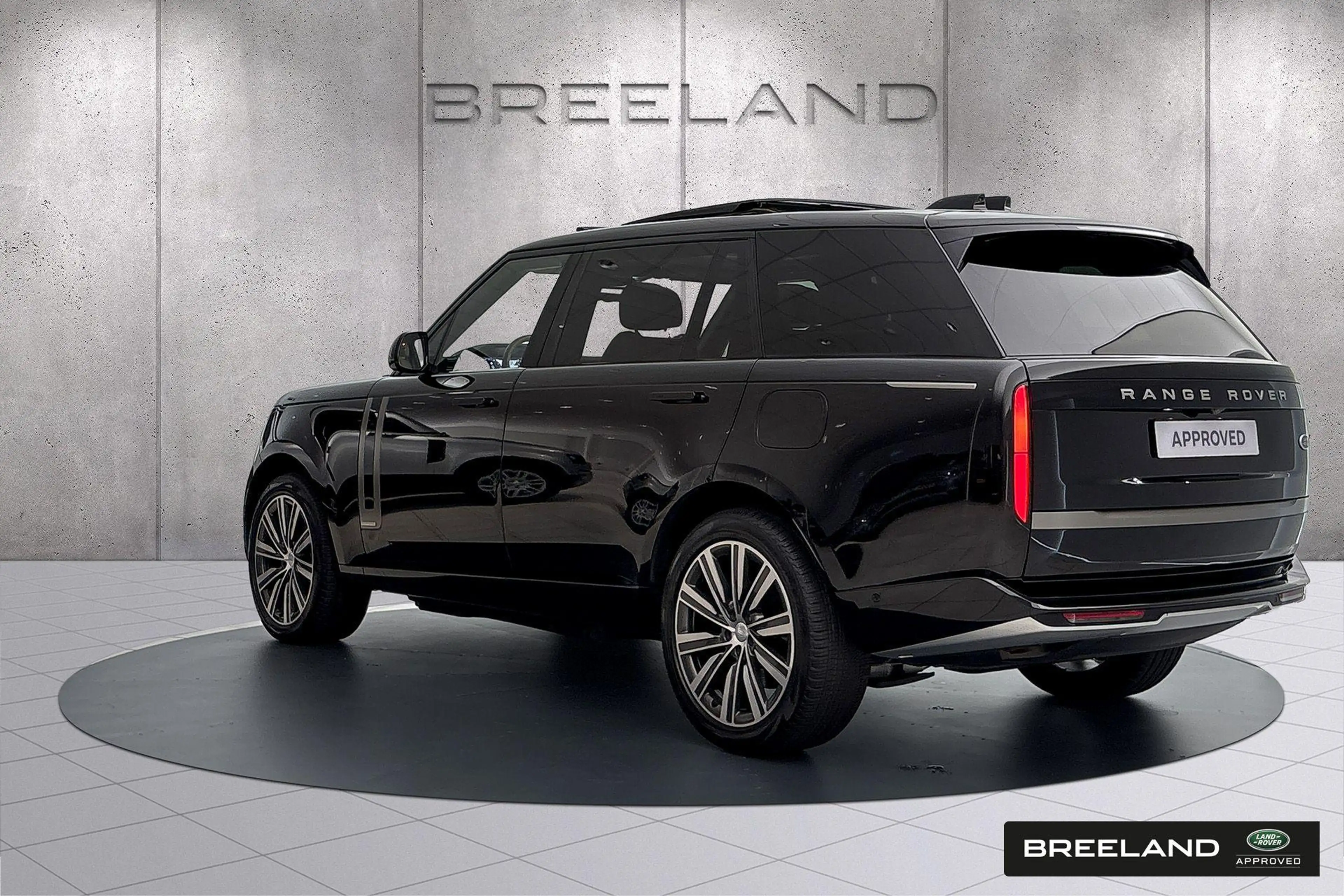 Land Rover Range Rover P440e LWB Autobiography | Massage | Long Wheel Bas — photo 2