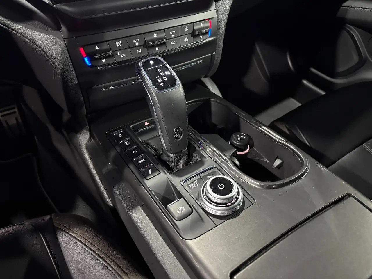 Maserati Ghibli 2022 — фото 13