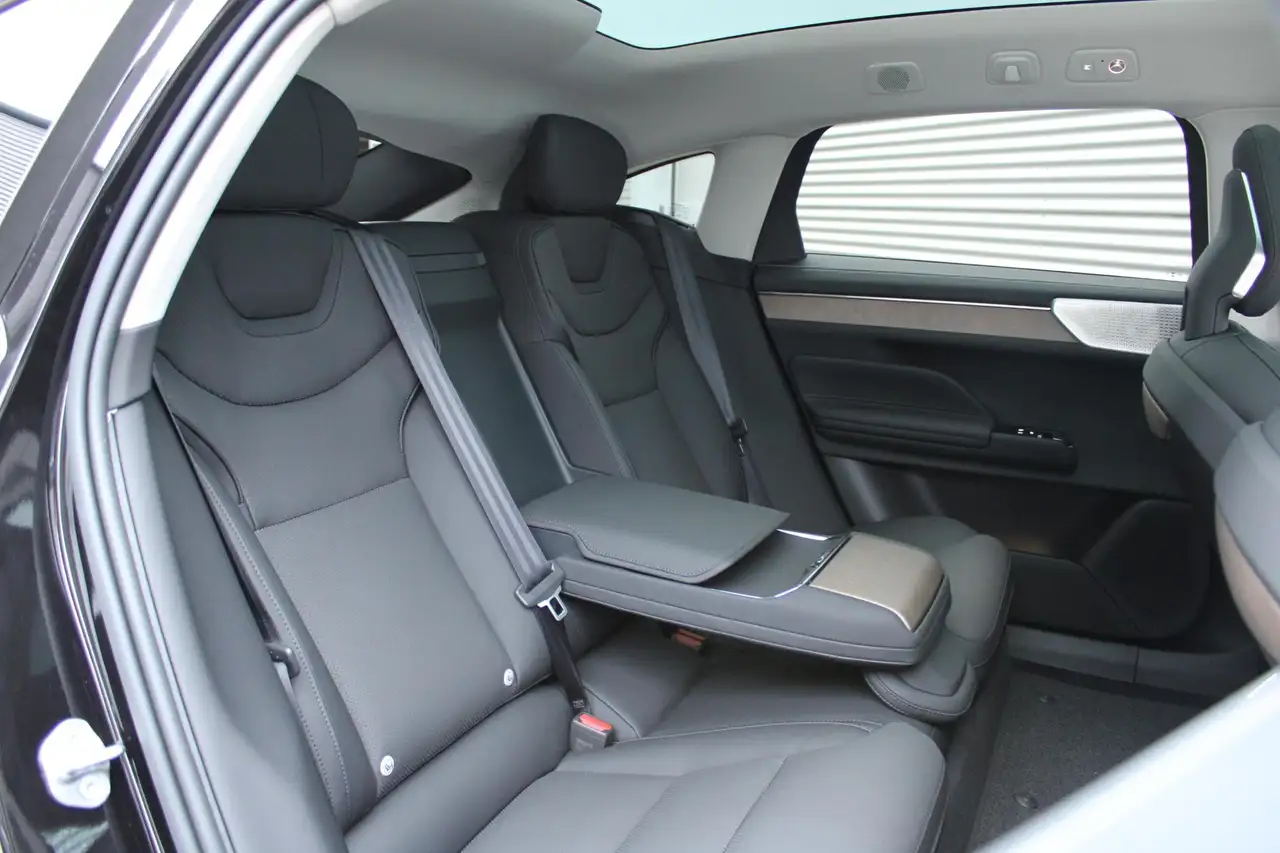 Volvo ES90 2026