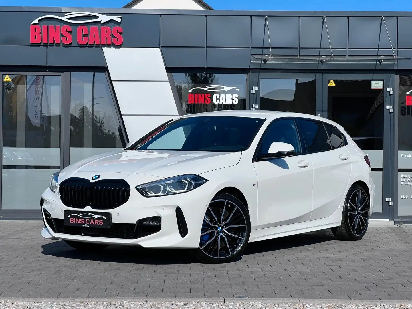 BMW 118 i M Sport Lim.*ACC*Kamera*Keyless*Memory*H&K Weiß - 1