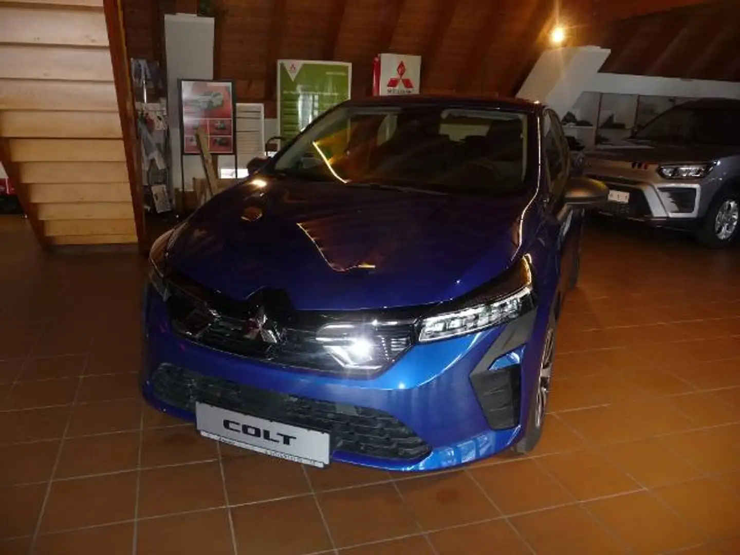 Mitsubishi Colt BASIS 1.0 Benziner 5-Gang Bleu - 1