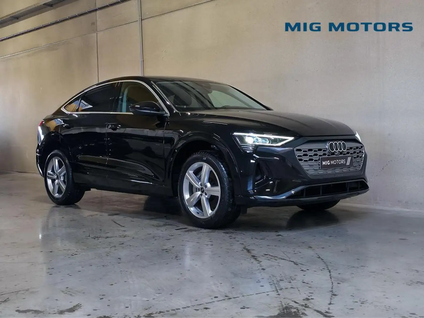 Audi Q8 e-tron Sportback Corporate 50 quattro Noir - 1