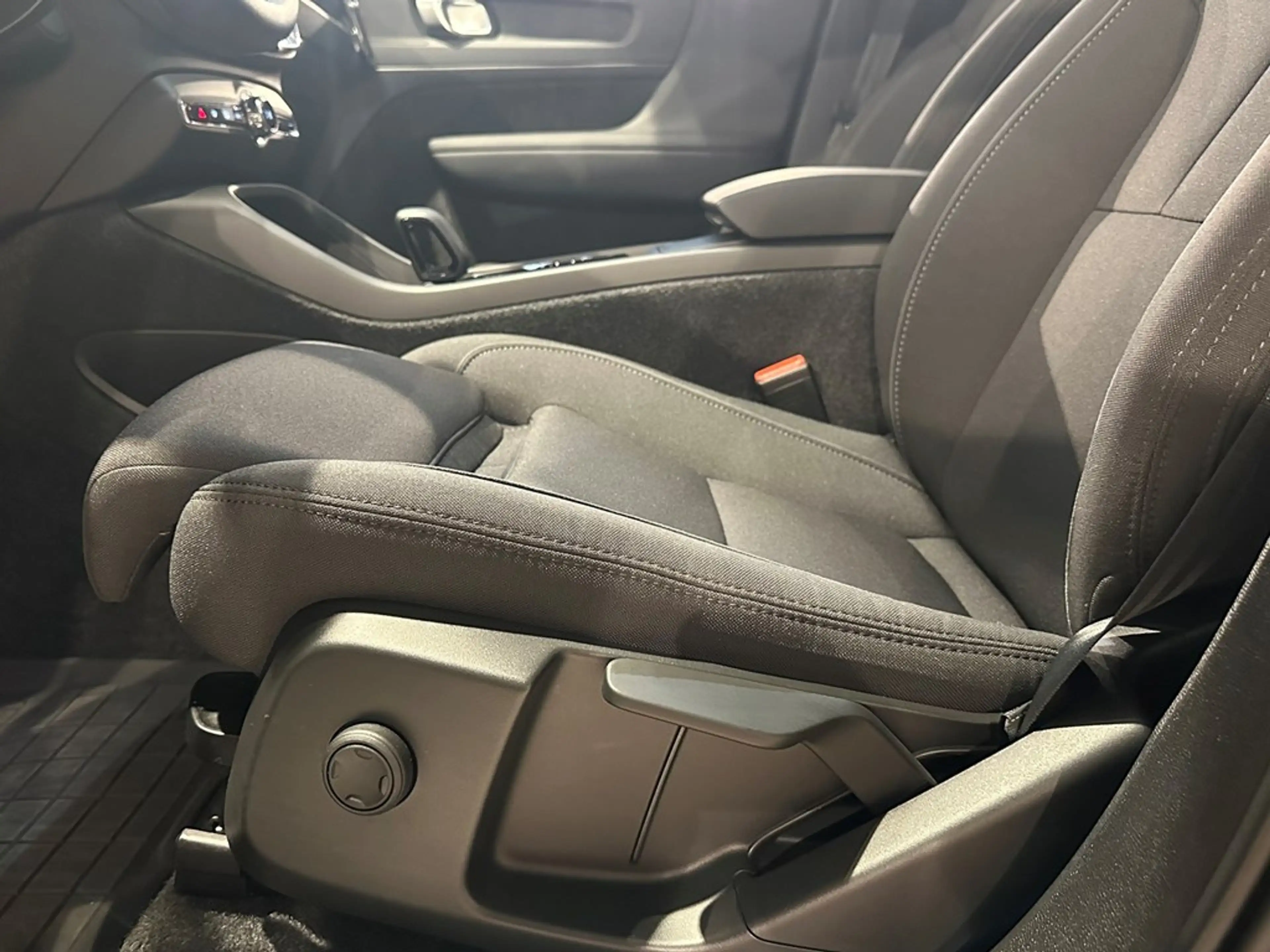 Volvo C40 Recharge + electr trekhaak — photo 6