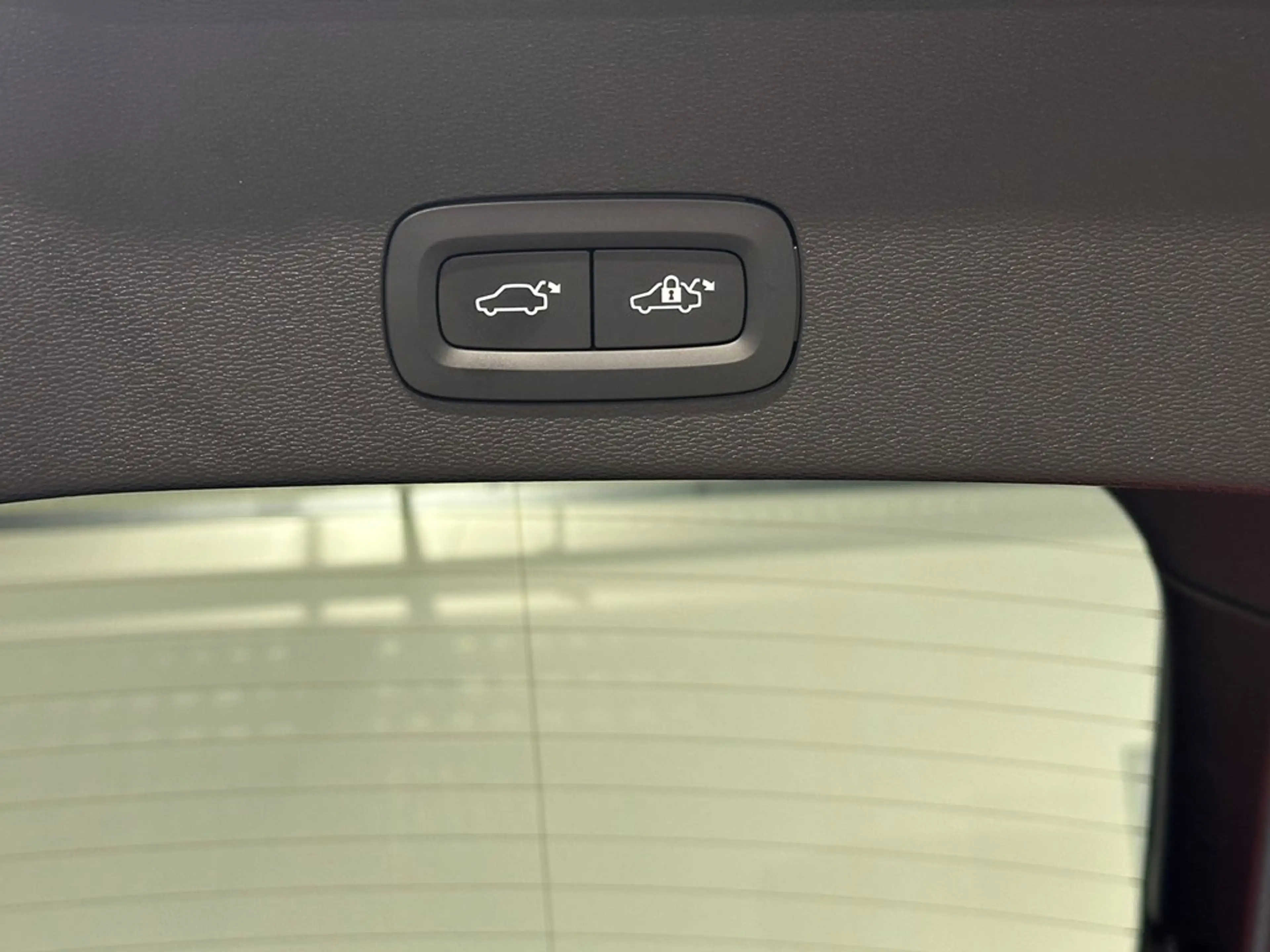 Volvo C40 Recharge + electr trekhaak — photo 10