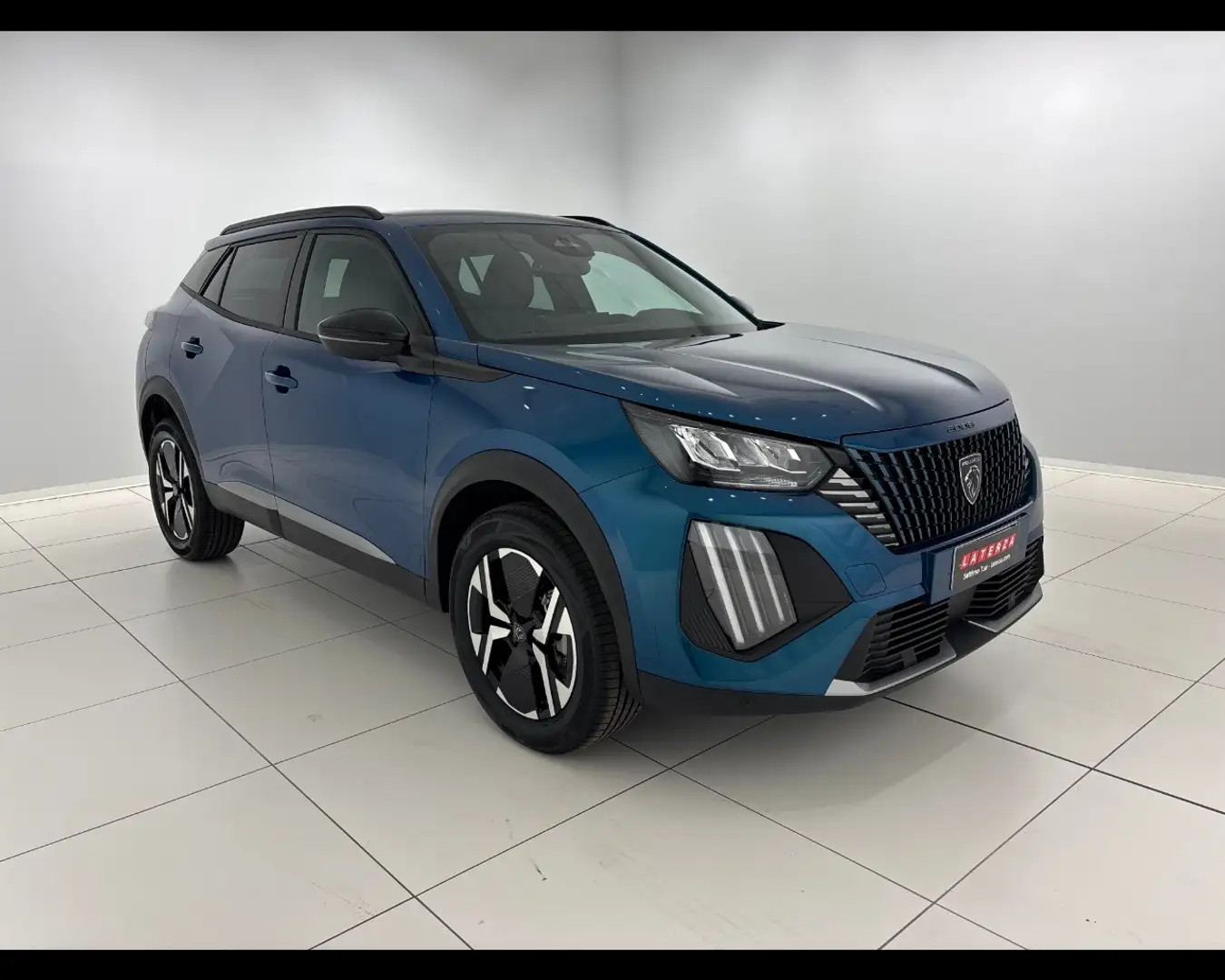 Peugeot 2008 1.2 Hybrid Allure Bleu - 1