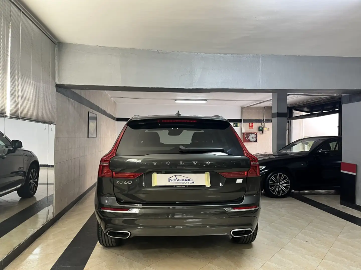 Volvo XC60 T6 Twin Recharge Inscription Gris - 2