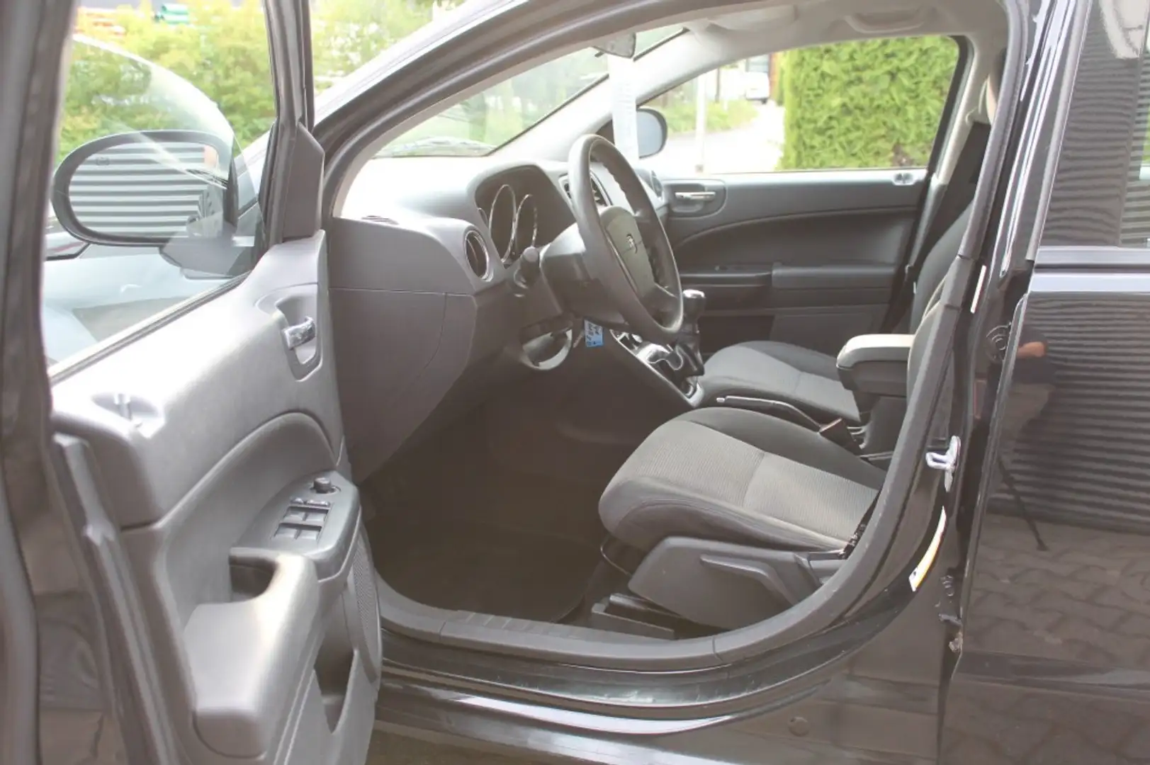 Dodge Caliber 2.0 Raw Uitvoering AIRCO Zwart - 2
