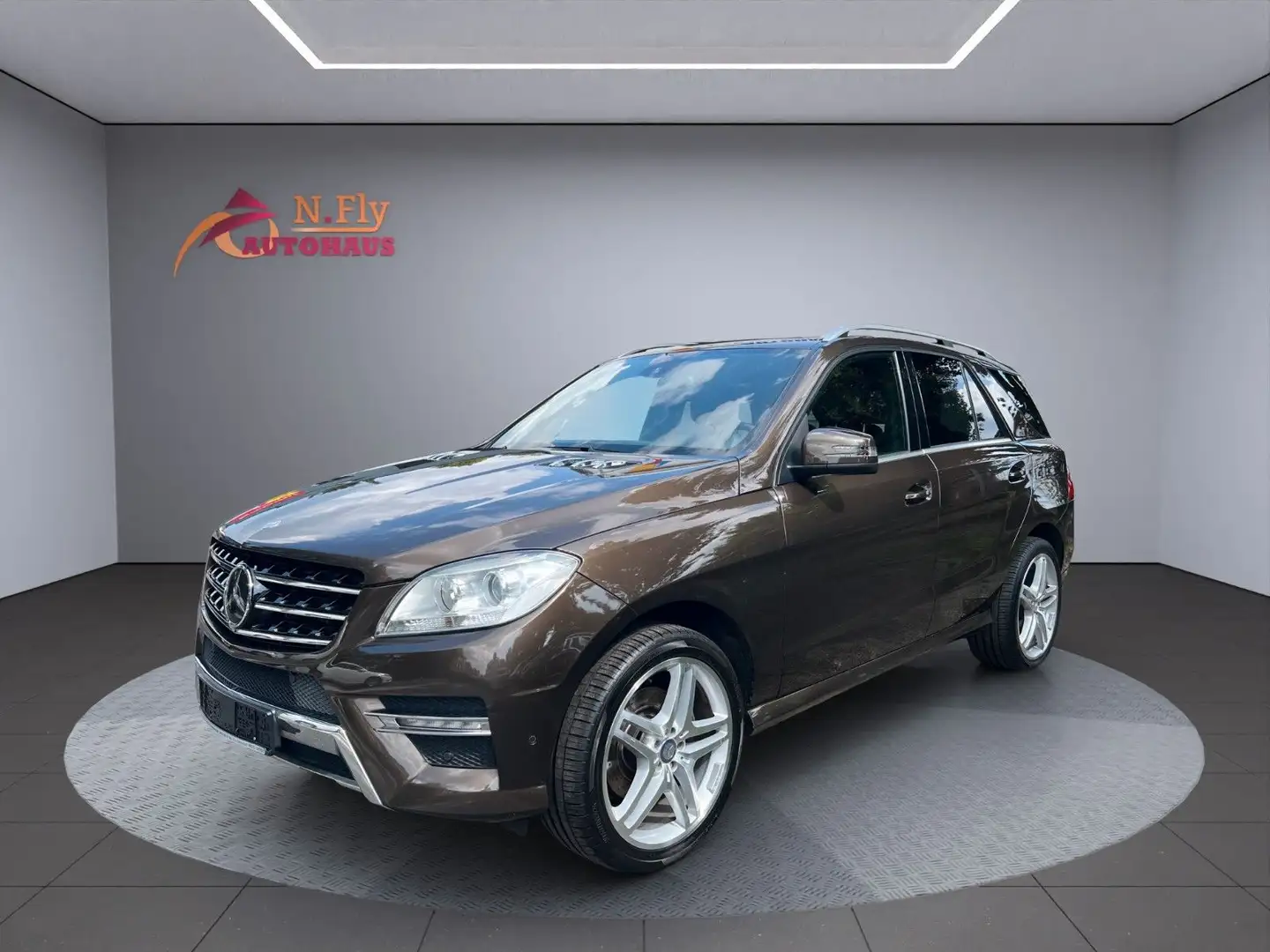 Mercedes-Benz ML 350 CDI BlueTec AMG Navi*ACC*Leder*AHK*Memy Brun - 1