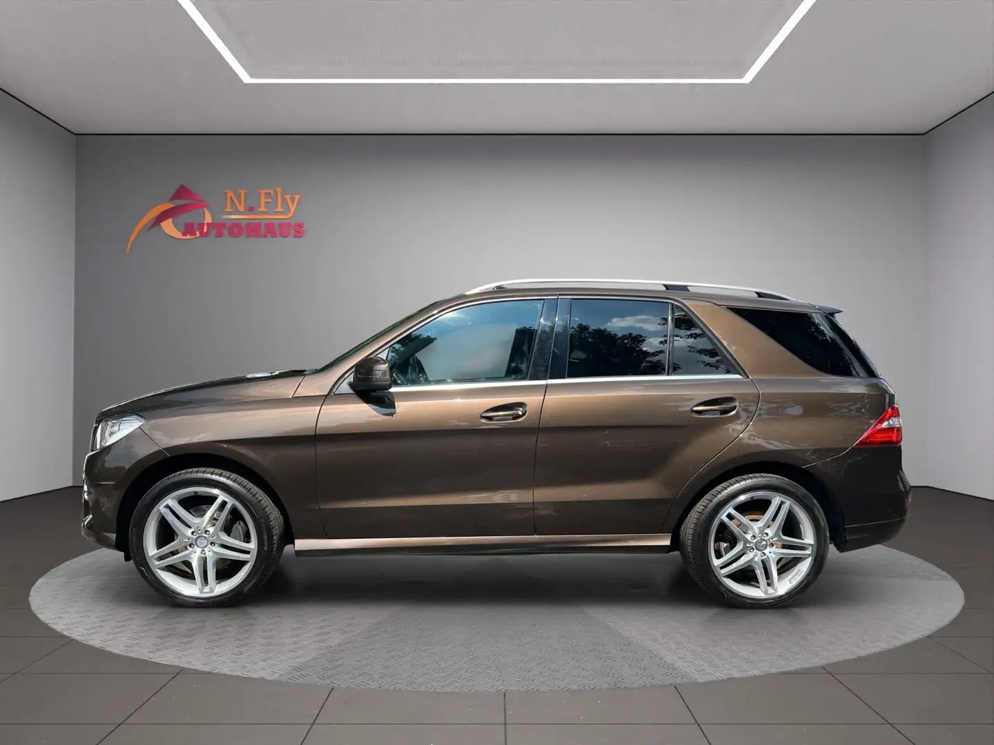Mercedes-Benz ML 350 CDI BlueTec AMG Navi*ACC*Leder*AHK*Memy Brun - 2