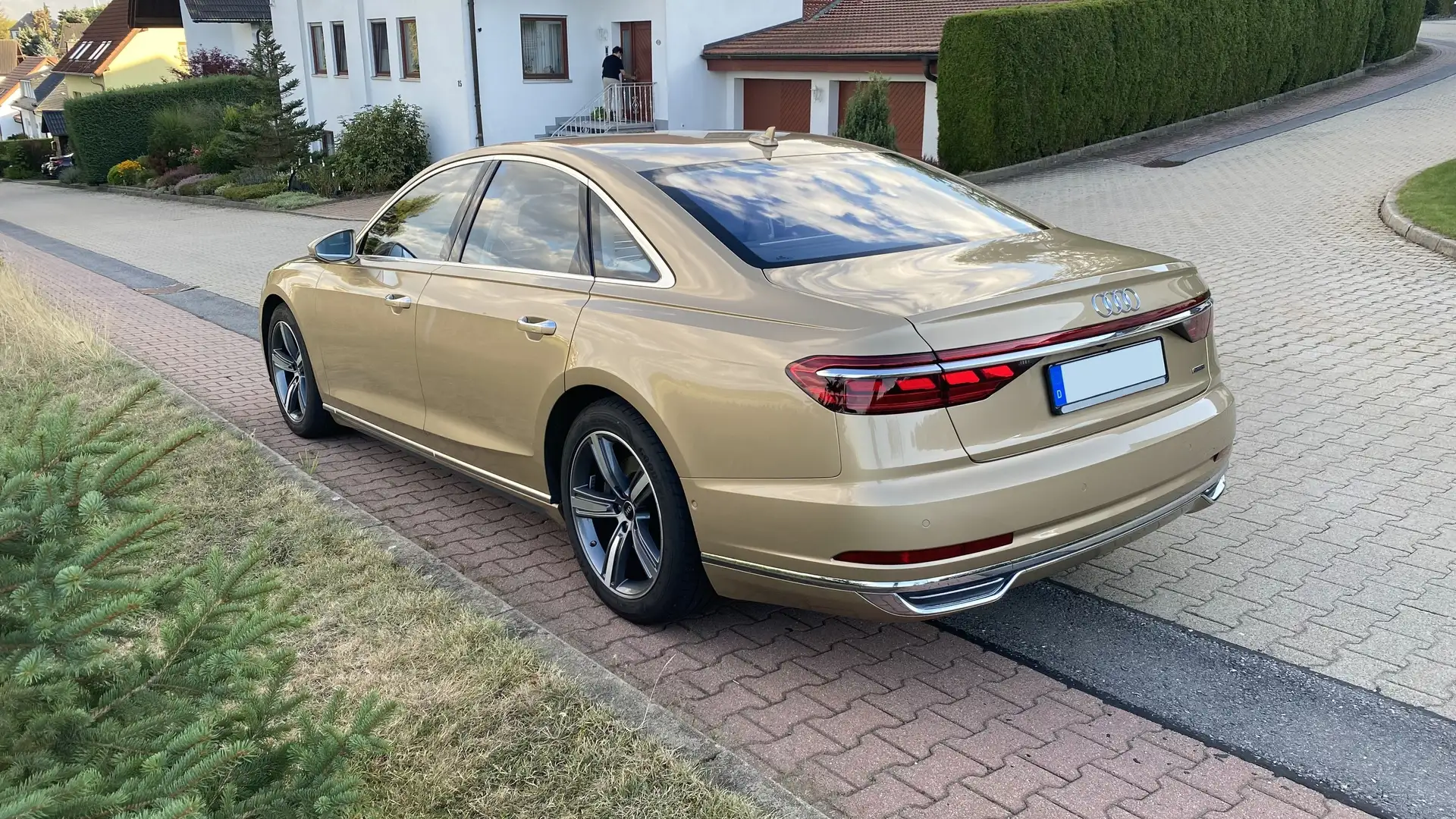 Audi A8 A8 quattro sehr gepflegt, umfangreiche Ausstattung Beige - 2