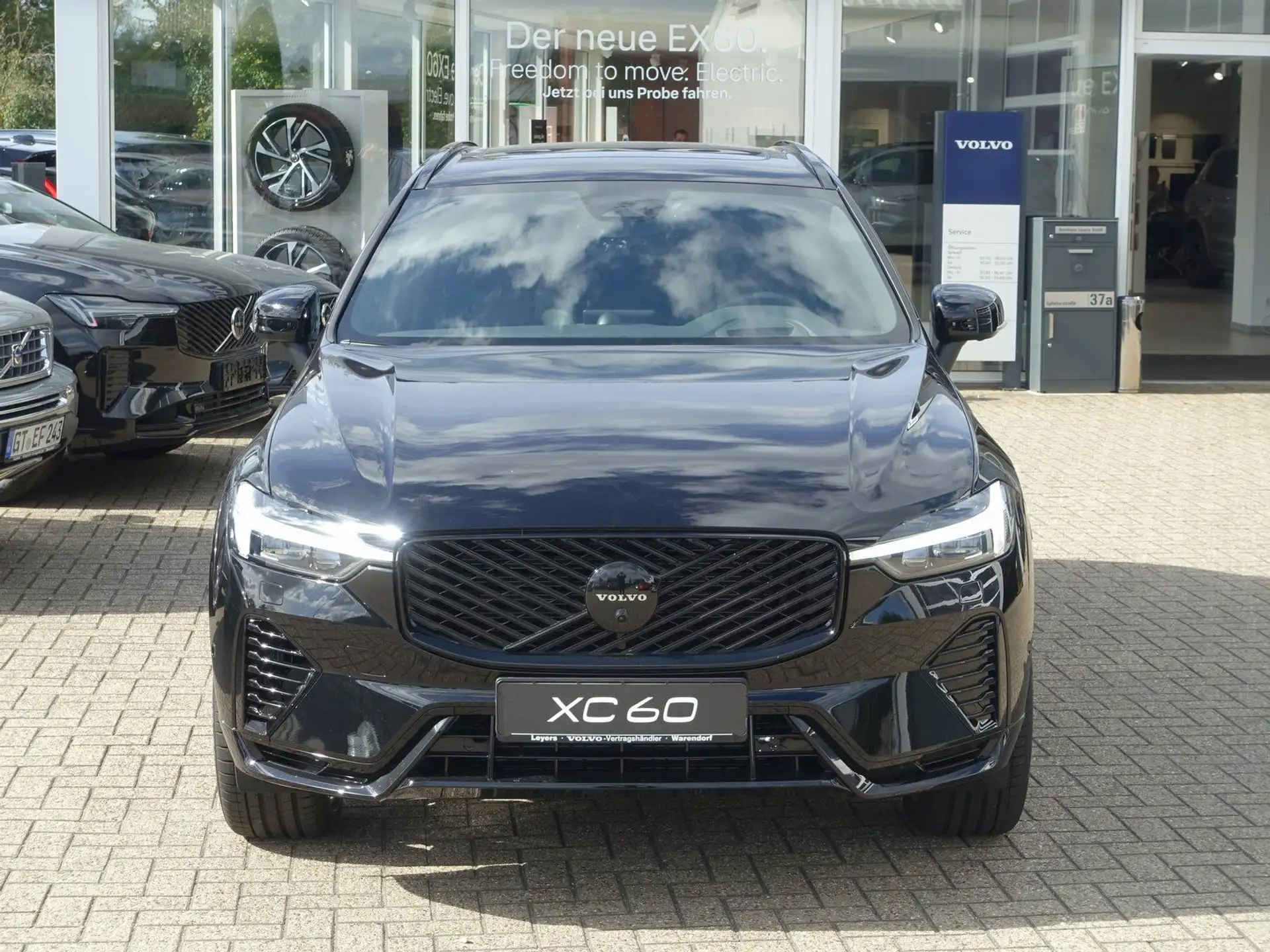 볼보 Volvo XC60 T6 2026 검정 사진 7