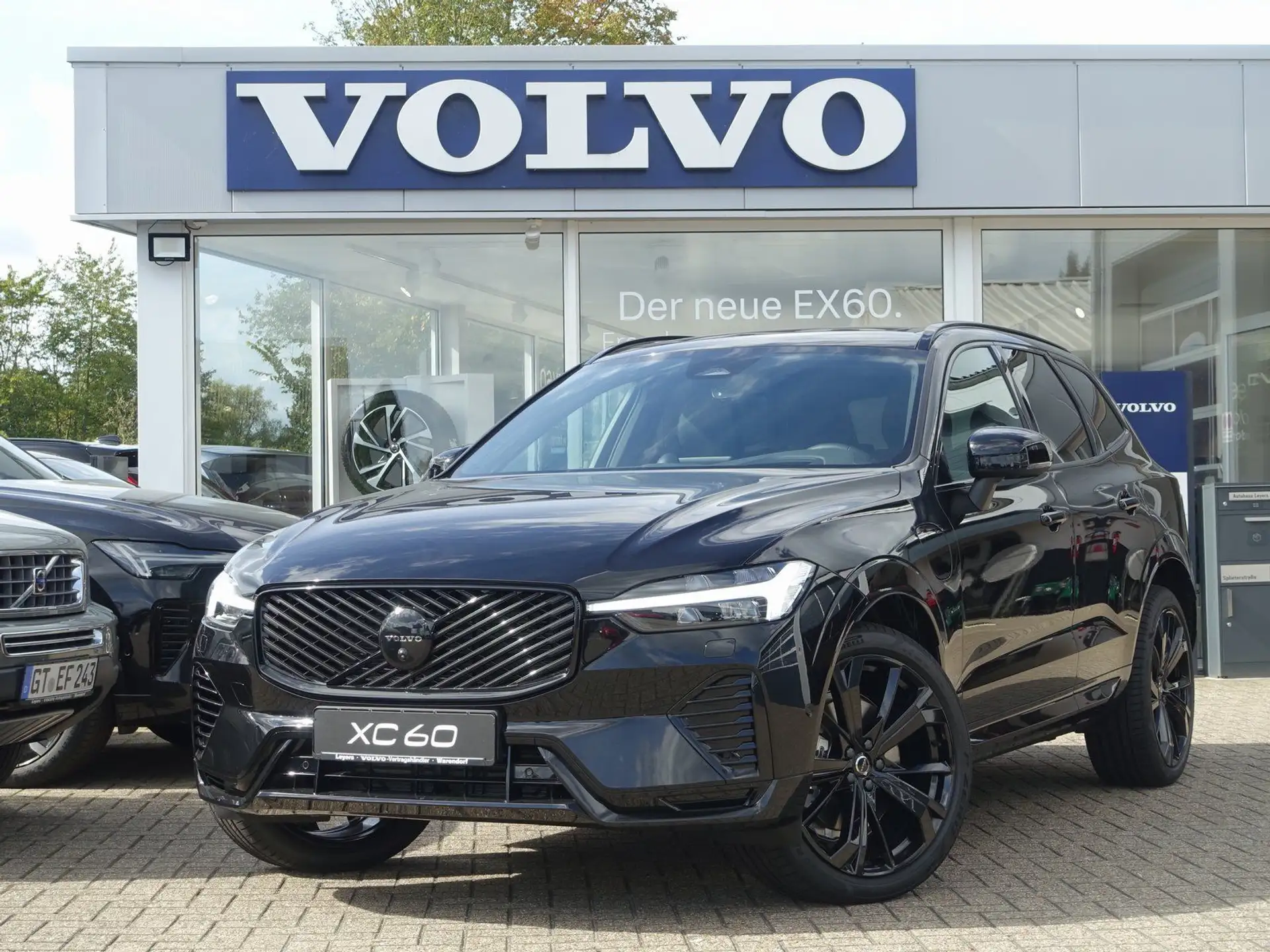 볼보 Volvo XC60 T6 2026 검정 사진 1