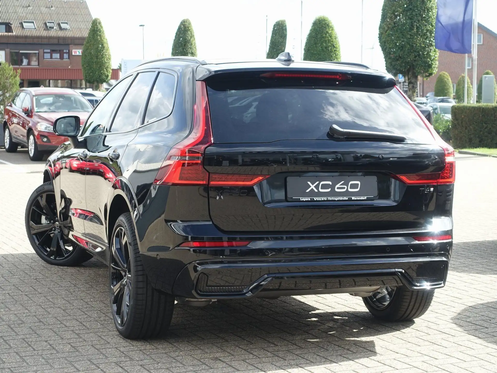 볼보 Volvo XC60 T6 2026 검정 사진 4