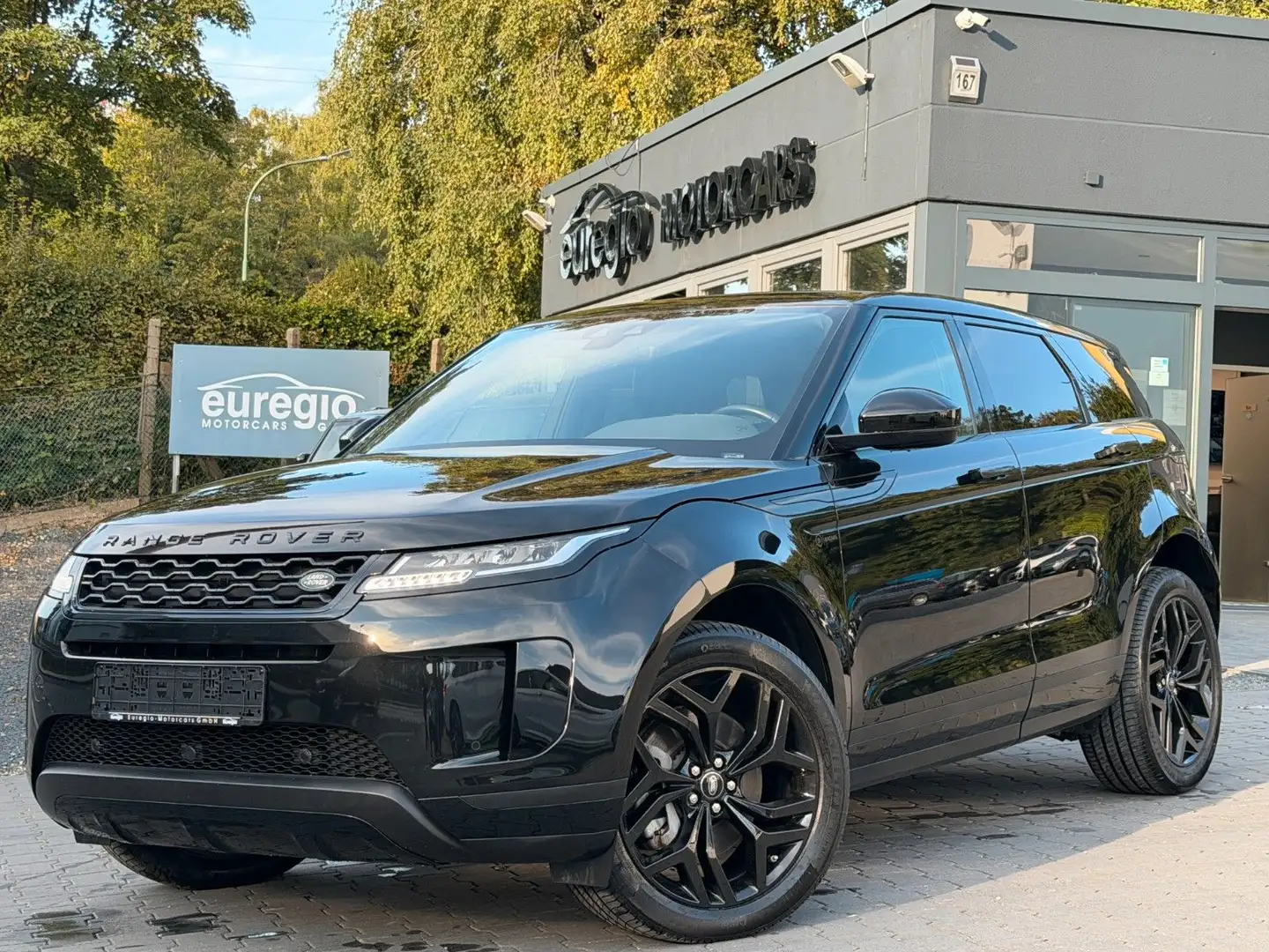 Land Rover Range Rover Evoque SE Aut. 1 Hand - Panorama /// Schwarz - 1