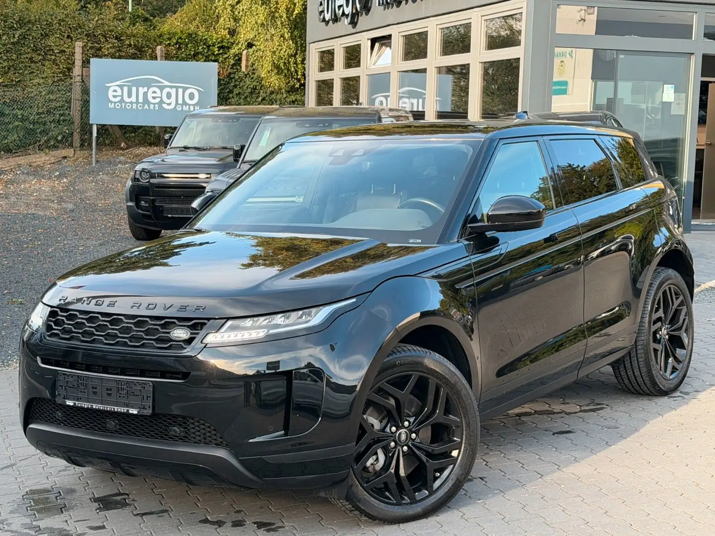 Land Rover Range Rover Evoque SE Aut. 1 Hand - Panorama /// Schwarz - 2