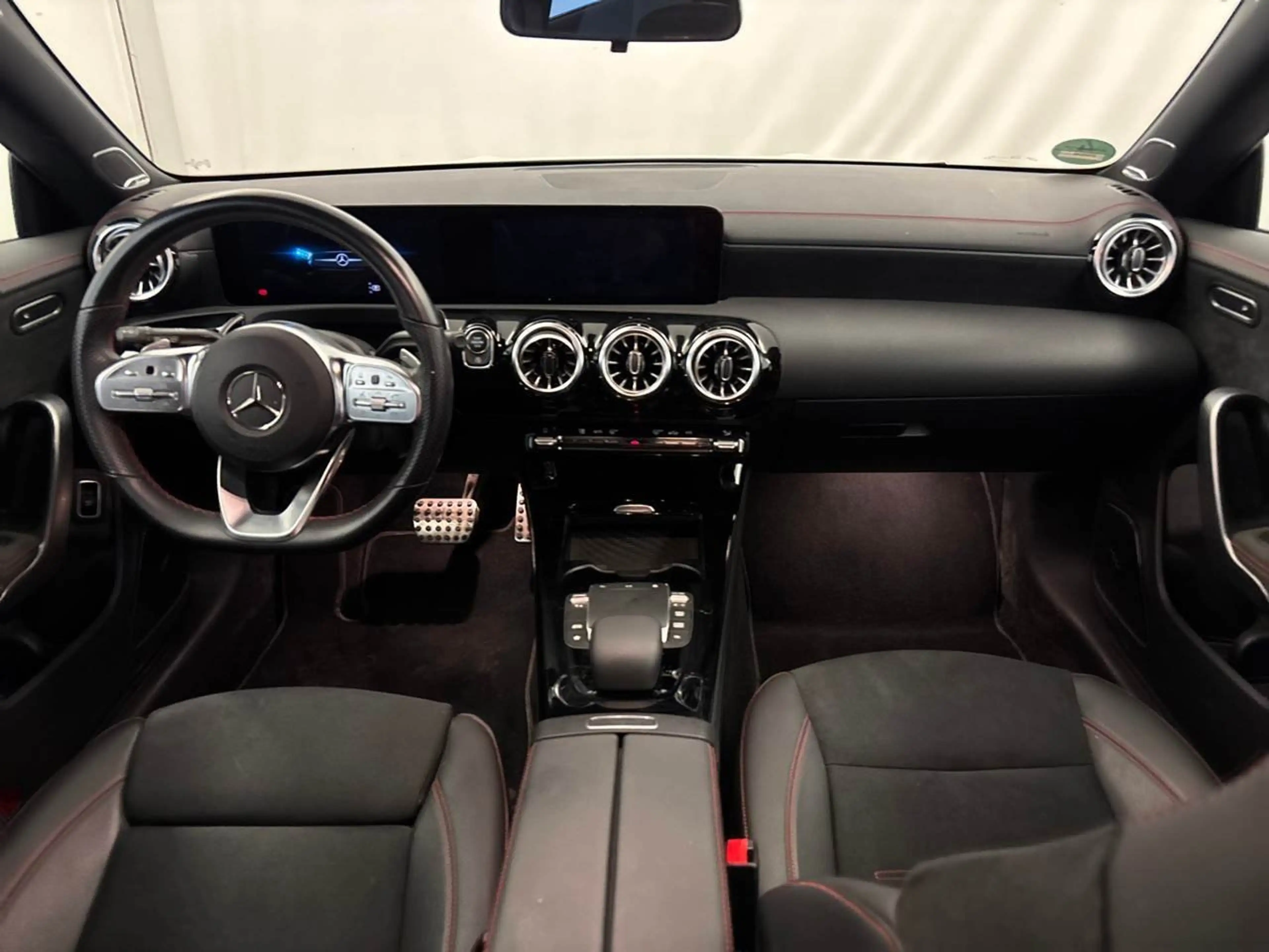 Mercedes-Benz CLA 220 d Shooting Brake  AMG Line Burmester AHK — photo 5