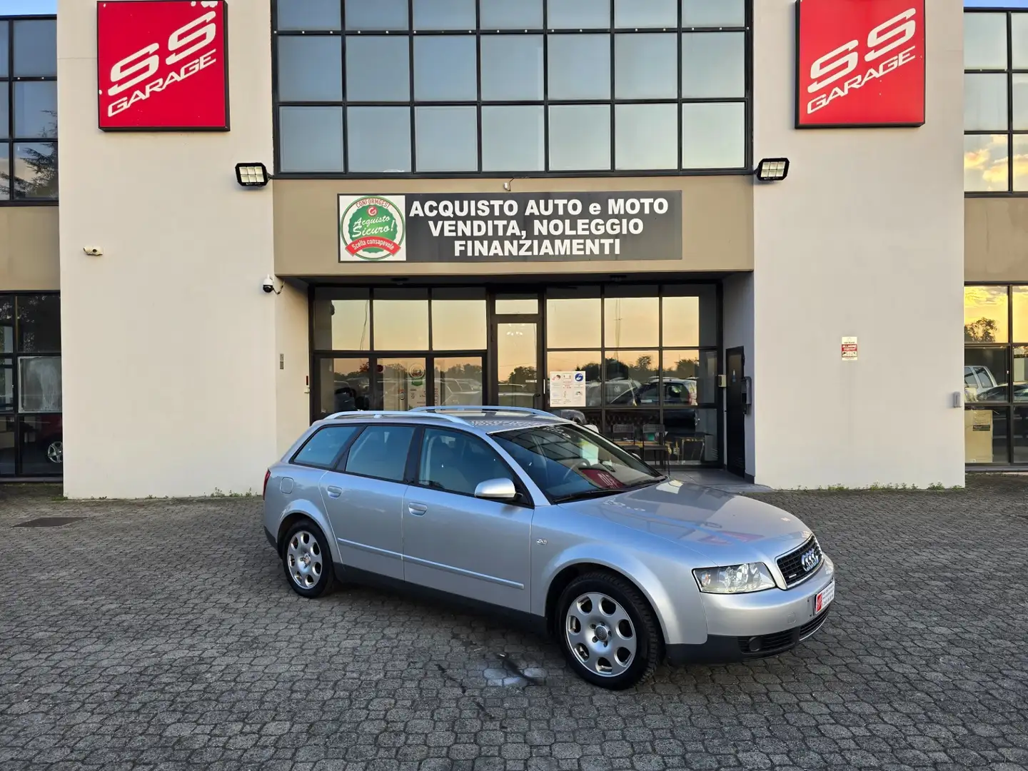 Audi A4 A4 1.9 TDI/130 CV cat Avant quattro Argento - 1