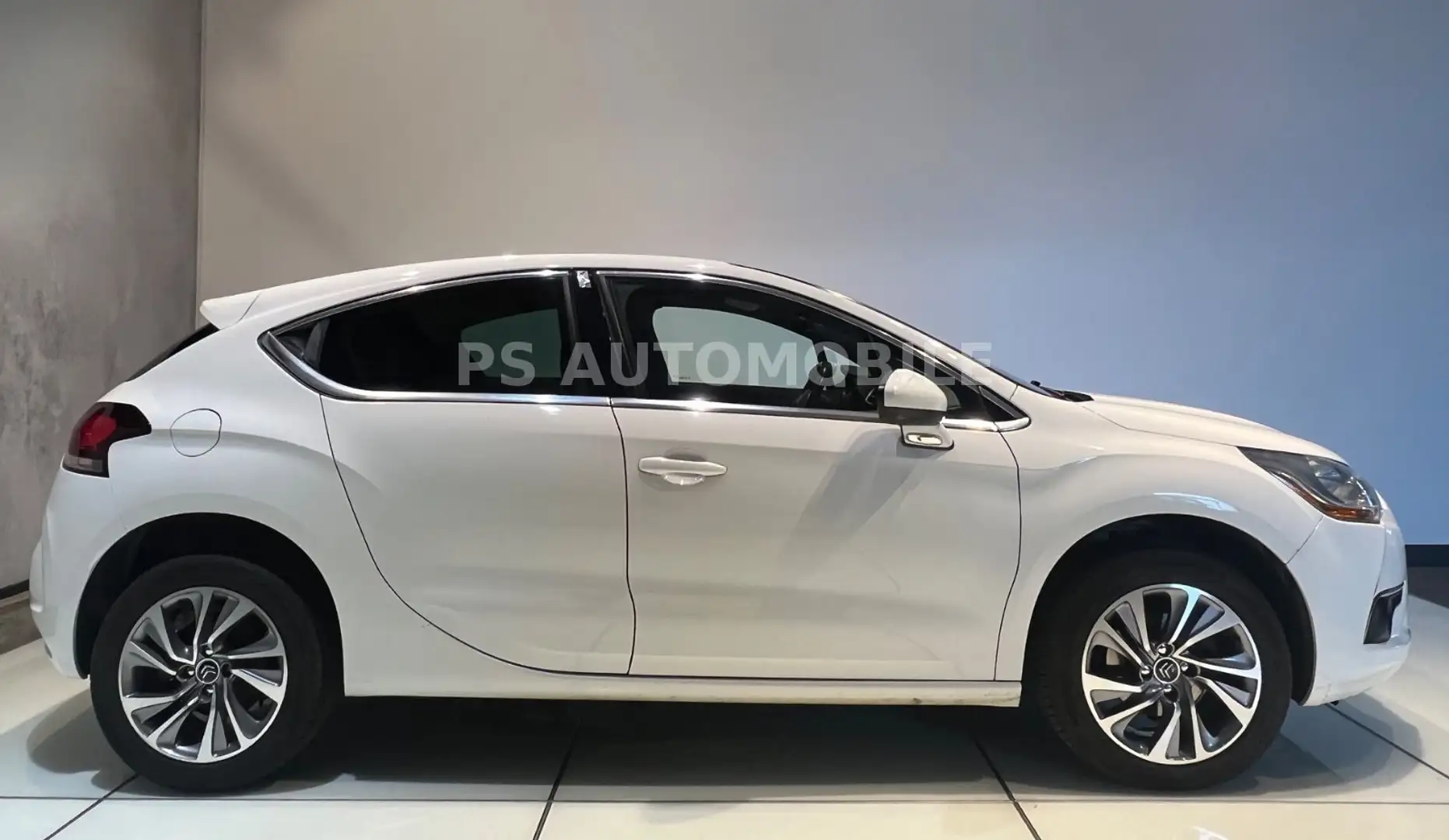 DS Automobiles DS 4 VTi 120 SoChic/KLIMAAUT/Bi-XE/PDC/MASSAGE Alb - 1