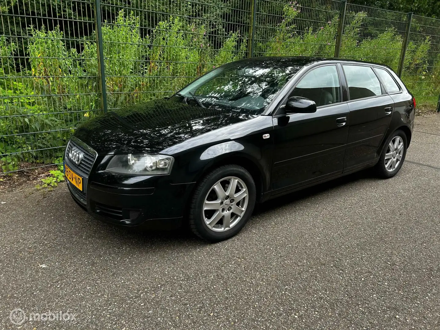 Audi A3 Sportback 2.0 FSI Ambition Zwart - 2