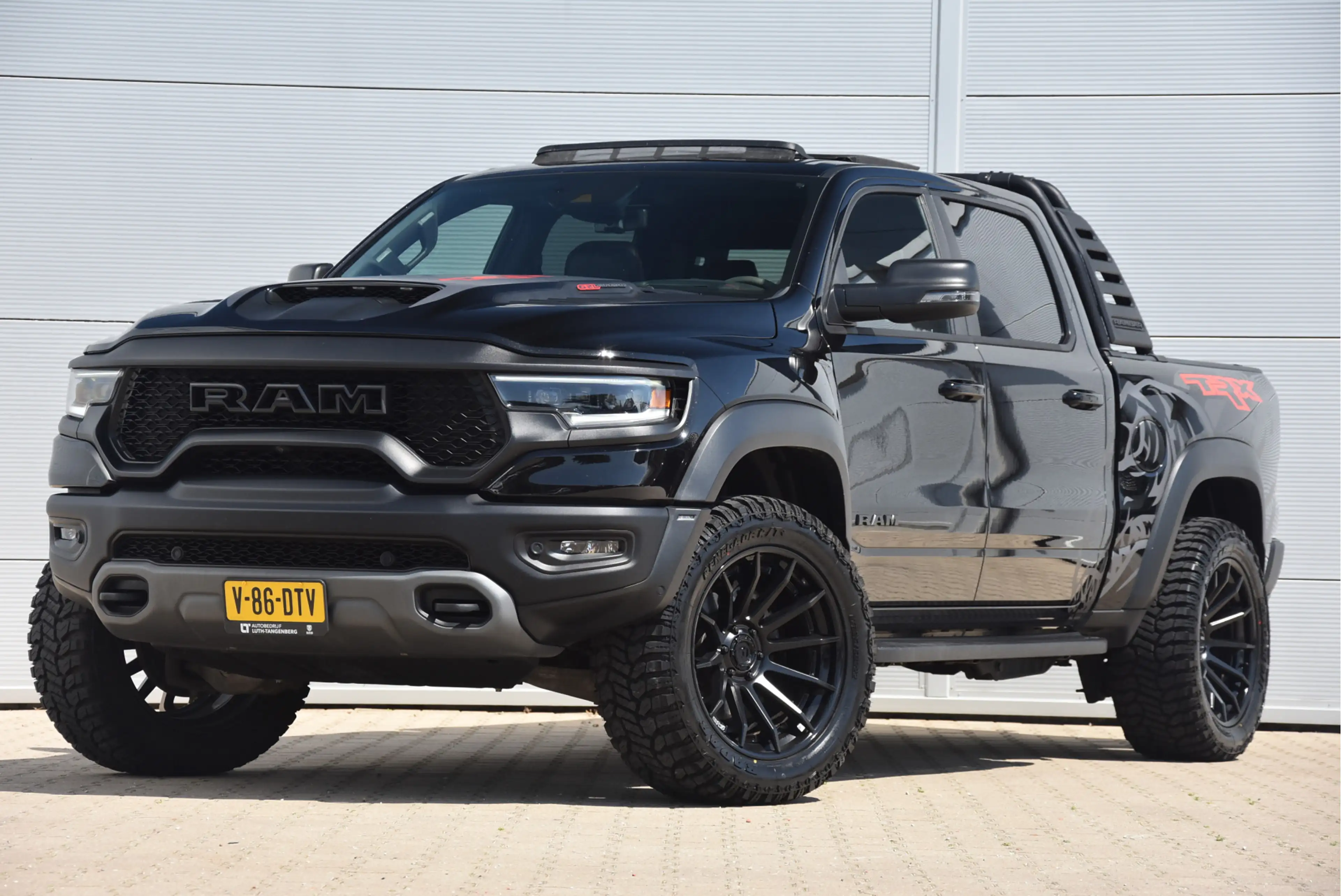 Dodge RAM 1500 6.2 V8 4x4 Crew Cab TRX | 22 inch | LPG — photo 42