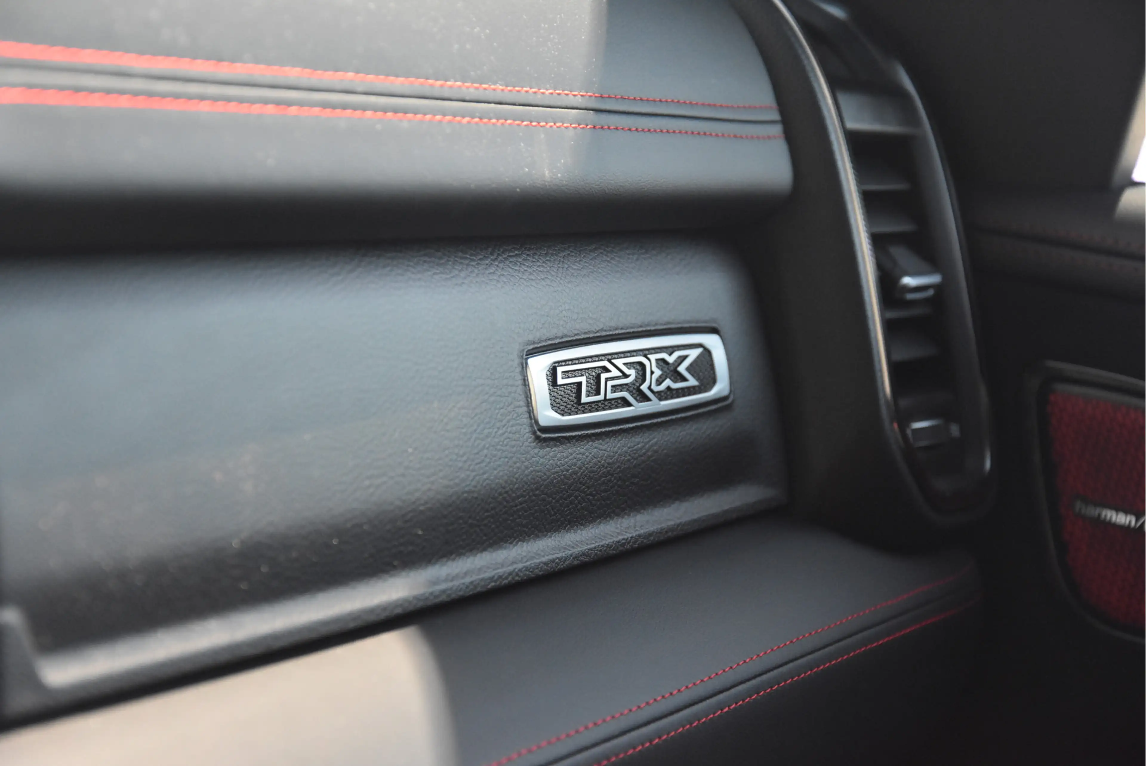 Dodge RAM 1500 6.2 V8 4x4 Crew Cab TRX | 22 inch | LPG — photo 14