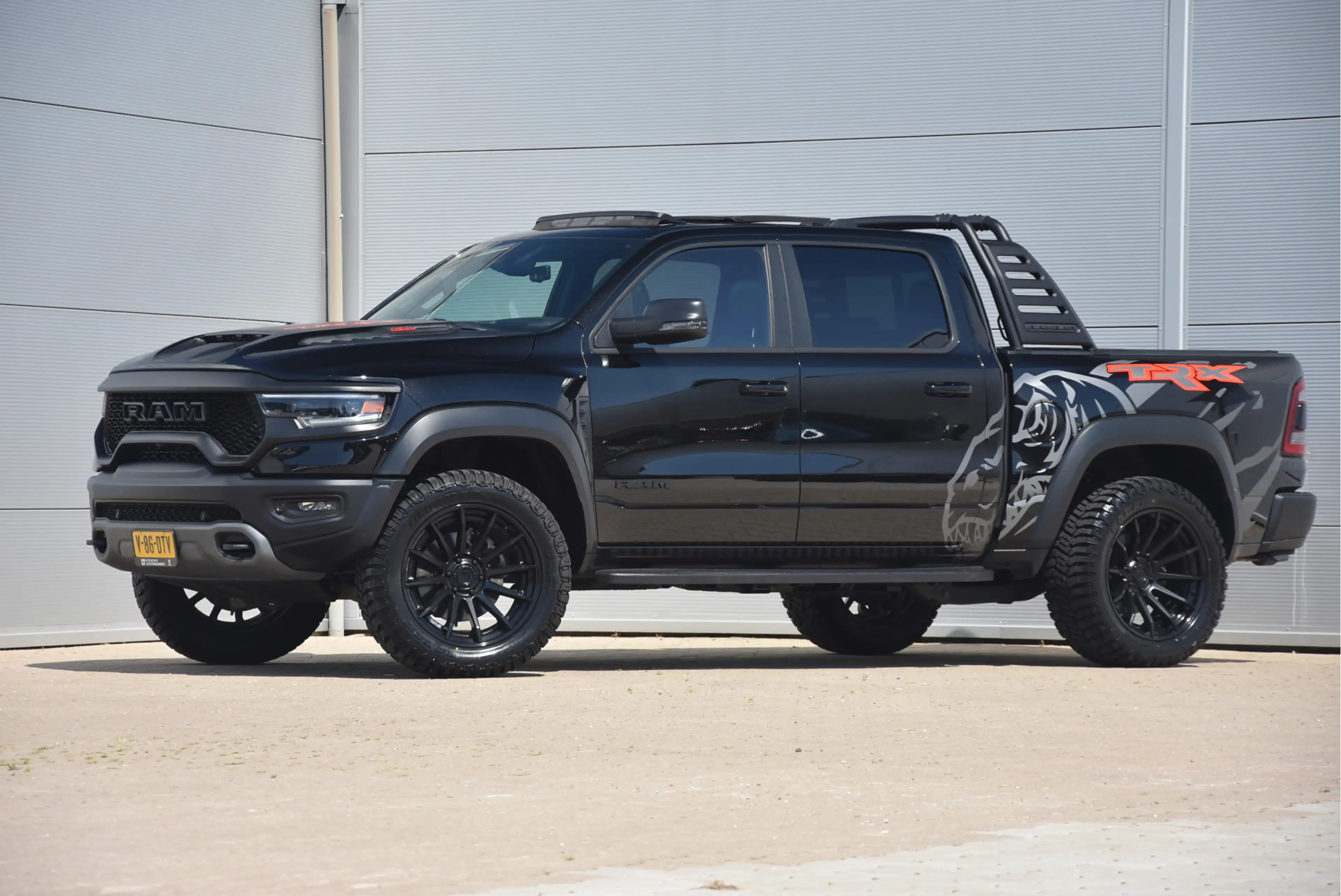 Dodge RAM 1500 6.2 V8 4x4 Crew Cab TRX | 22 inch | LPG — photo 31