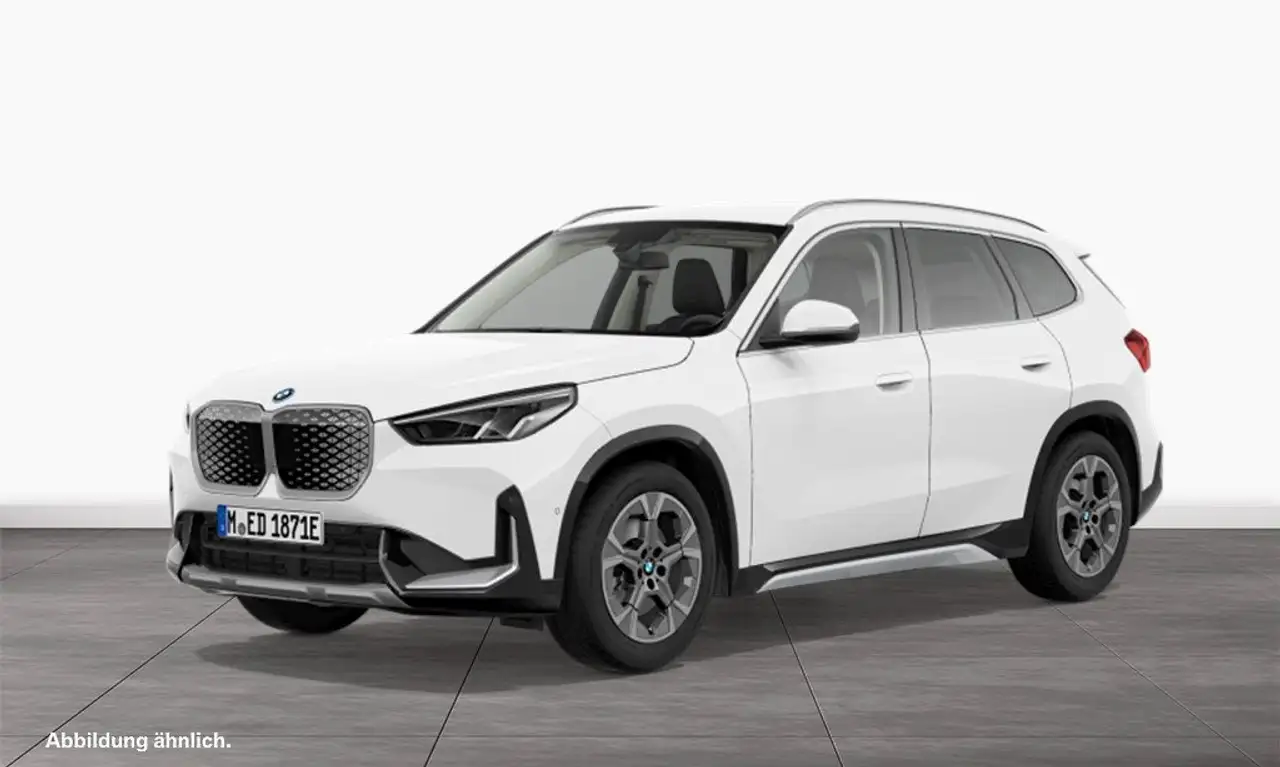 BMW iX1