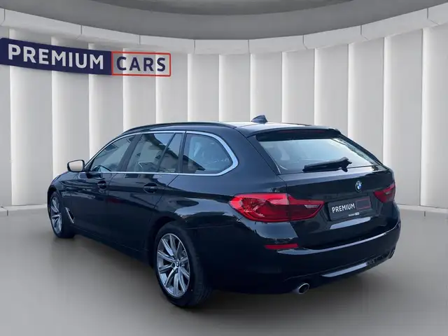 BMW 5 Series view 3