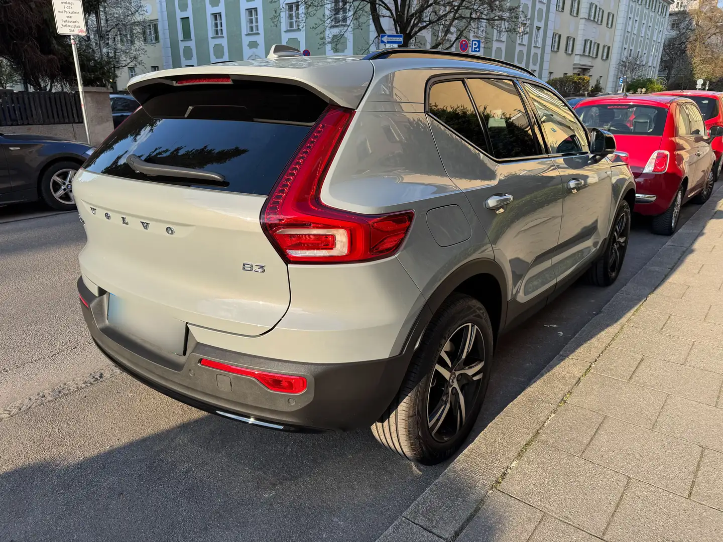 Volvo XC40 XC40 B3 B DKG Plus Dark - 2