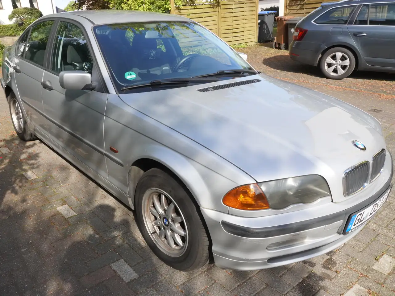 BMW 318i, foto 2