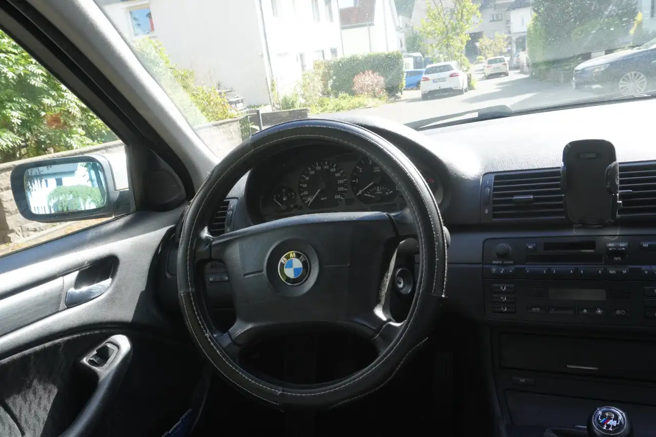 BMW 318i, foto 5