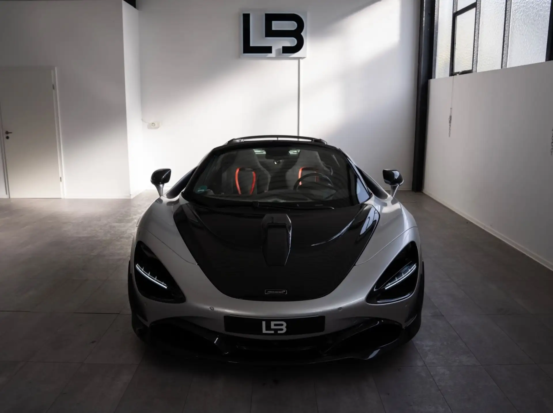 맥라렌 720S 720 Sport Spider 2019 은색 사진 2