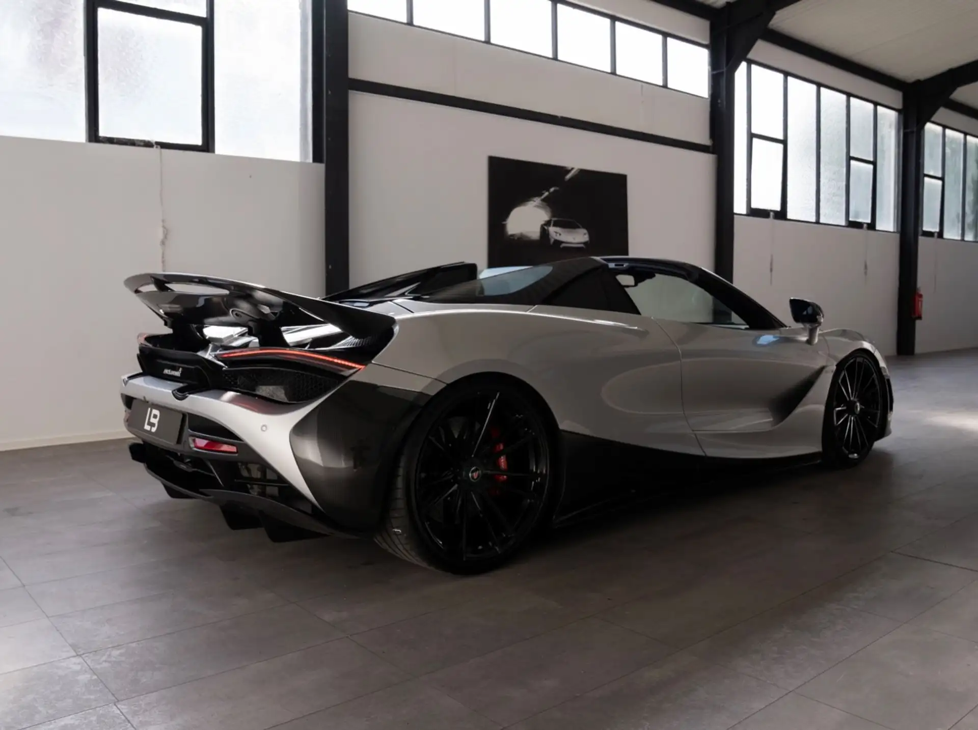 맥라렌 720S 720 Sport Spider 2019 은색 사진 6