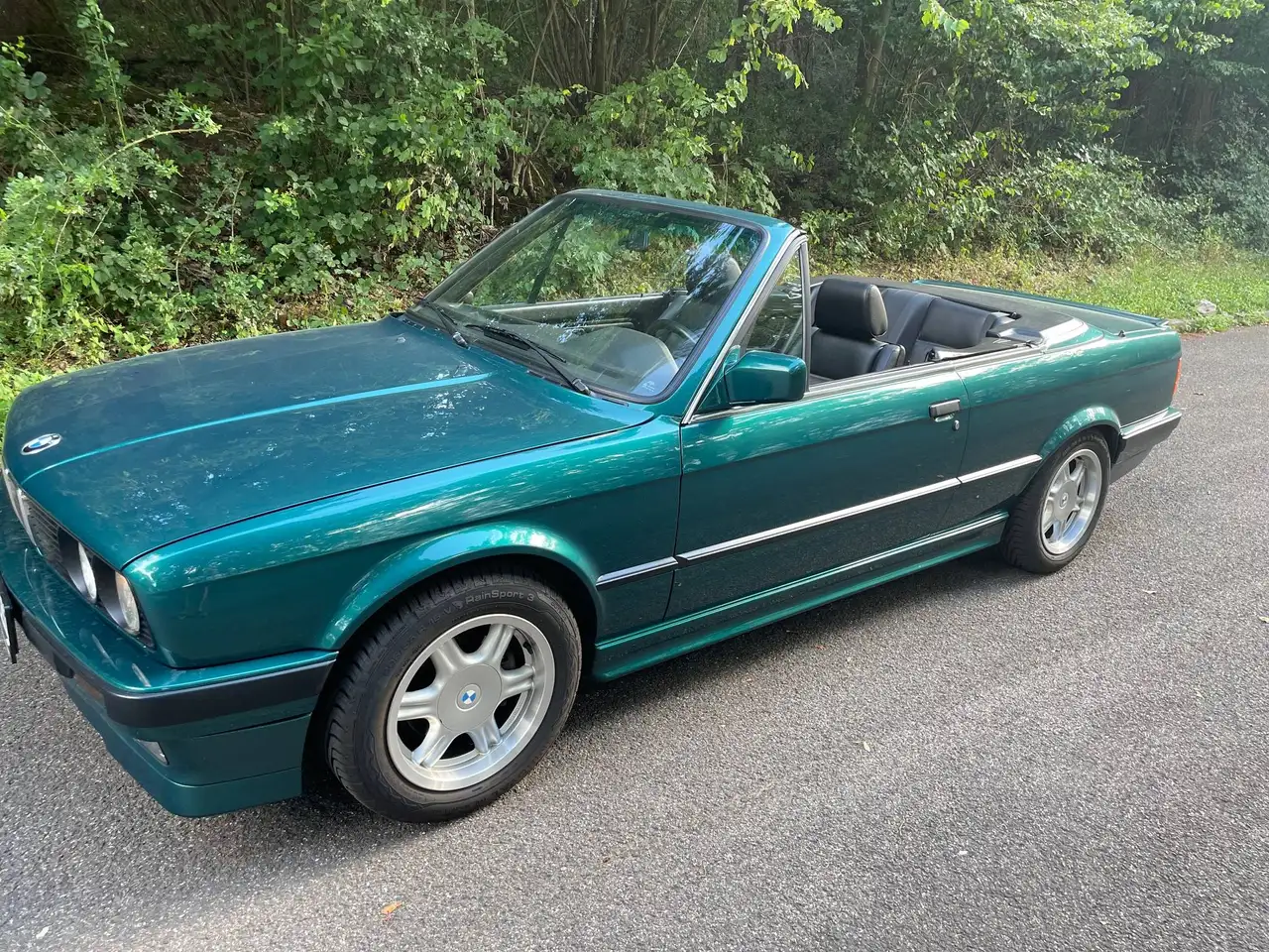 BMW 320i, foto 1