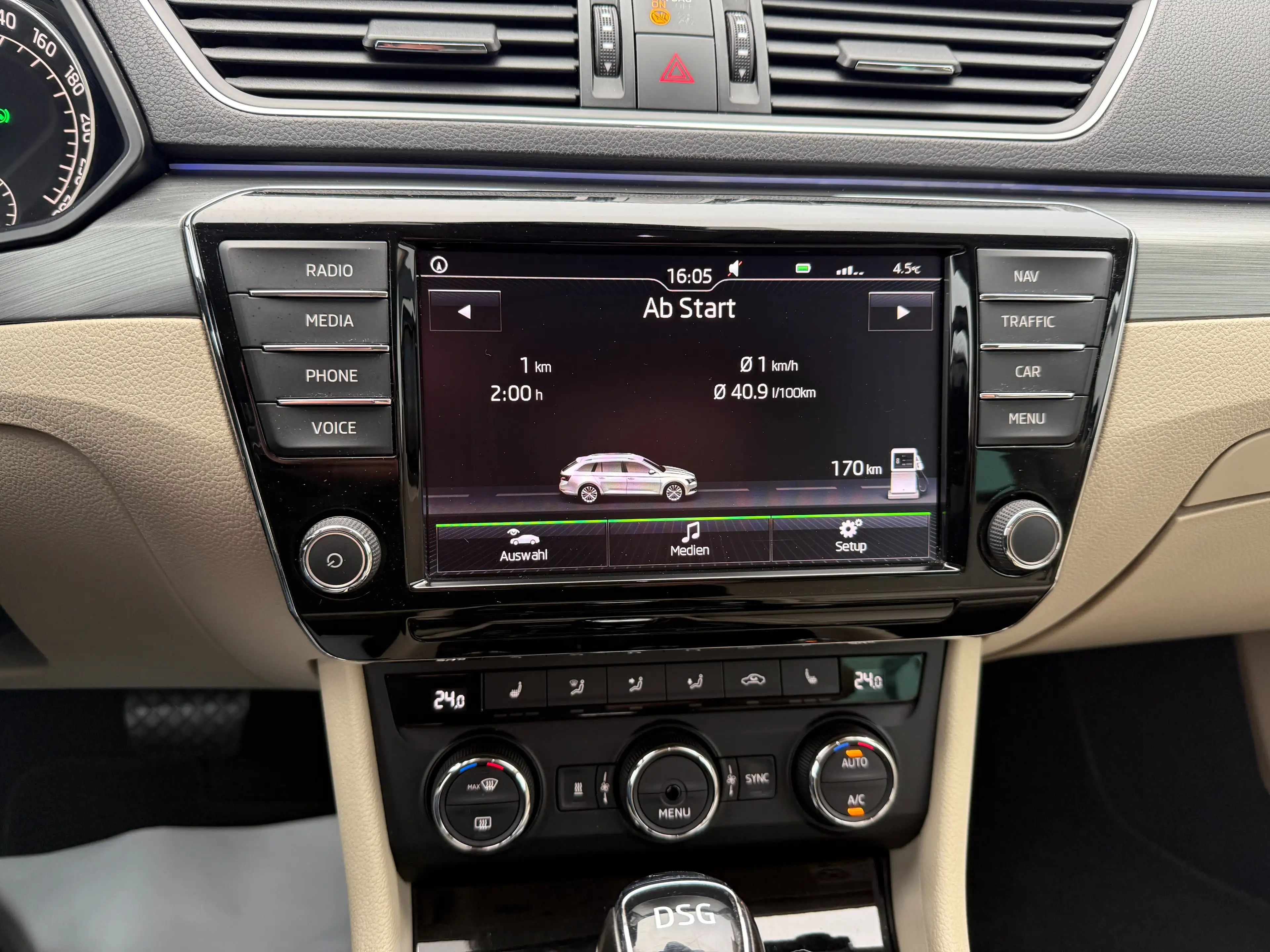 Skoda Superb Style 2.0 TDI DSG — photo 12