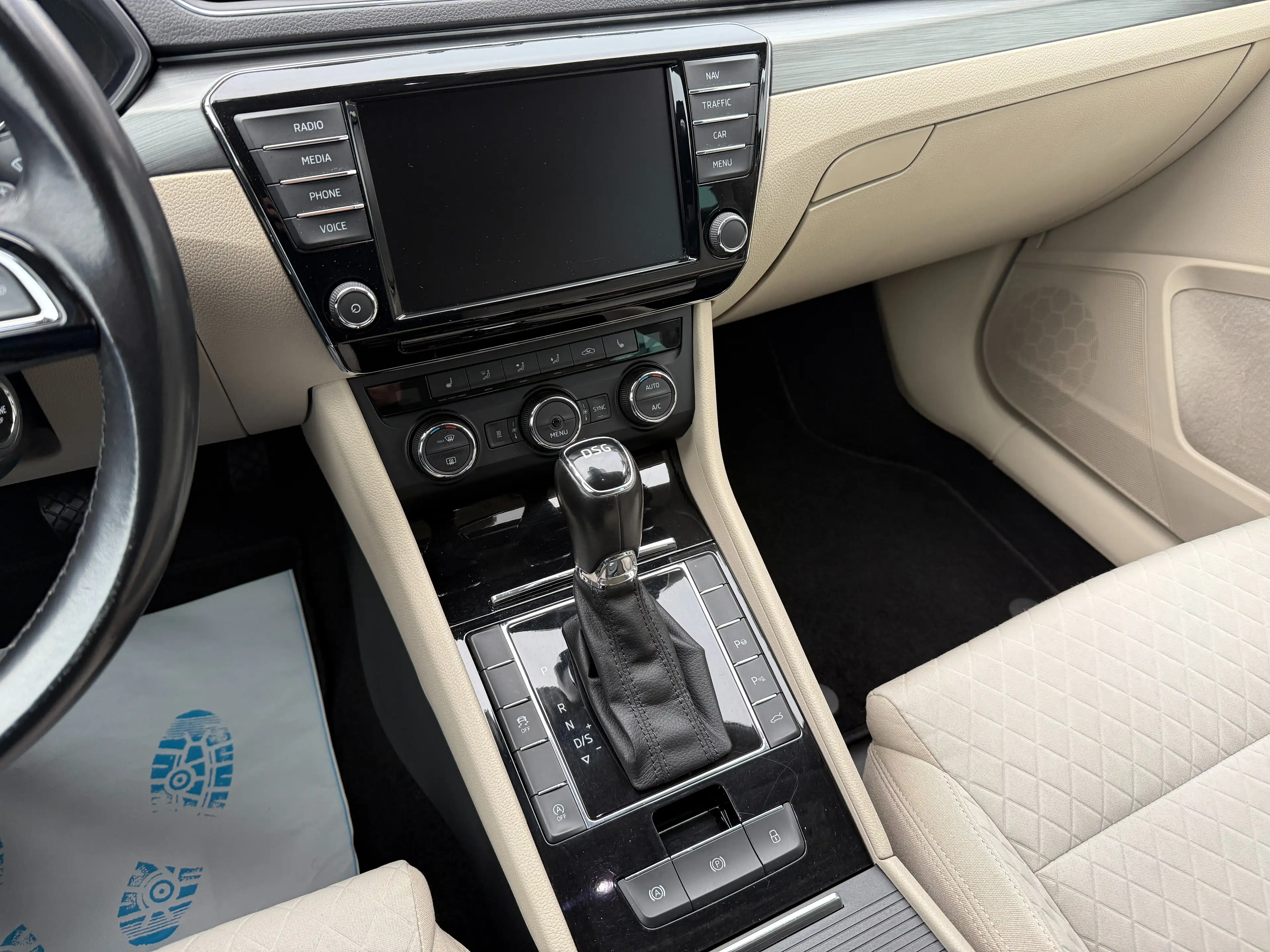 Skoda Superb Style 2.0 TDI DSG — photo 9
