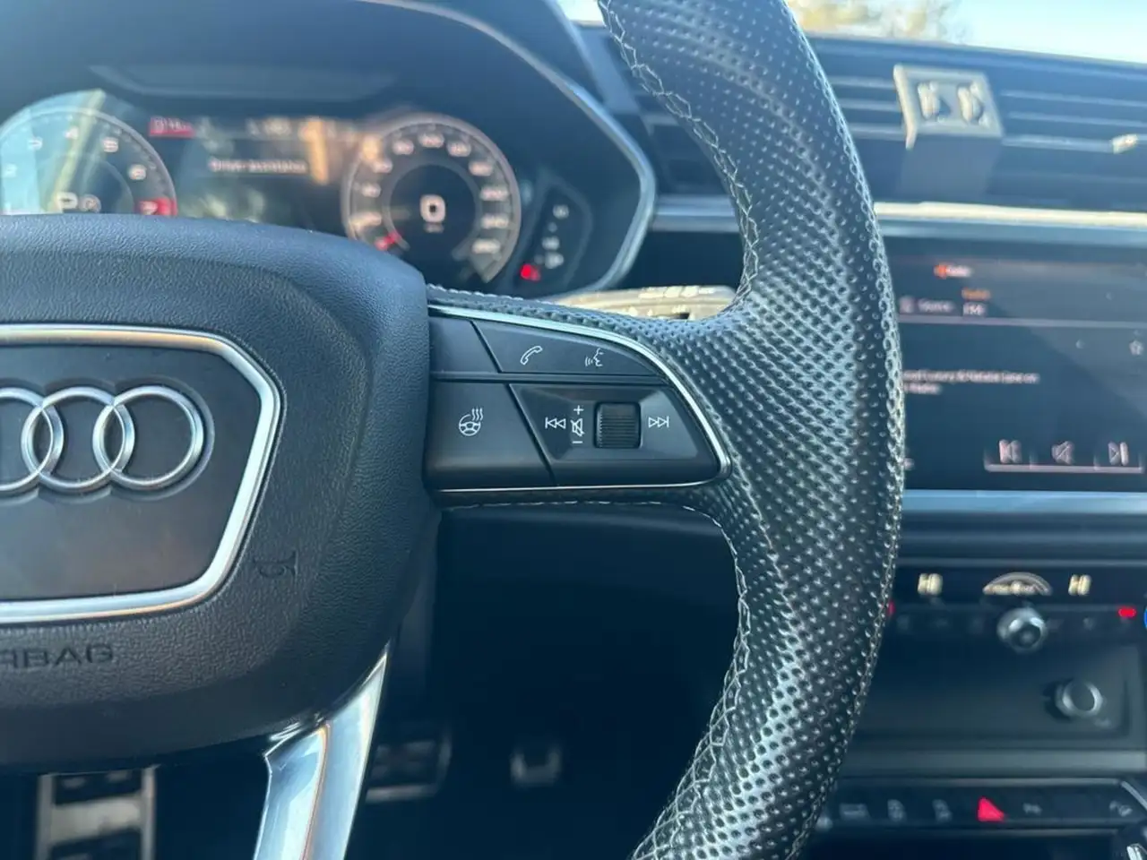Audi Q3 снимка Audi Q3