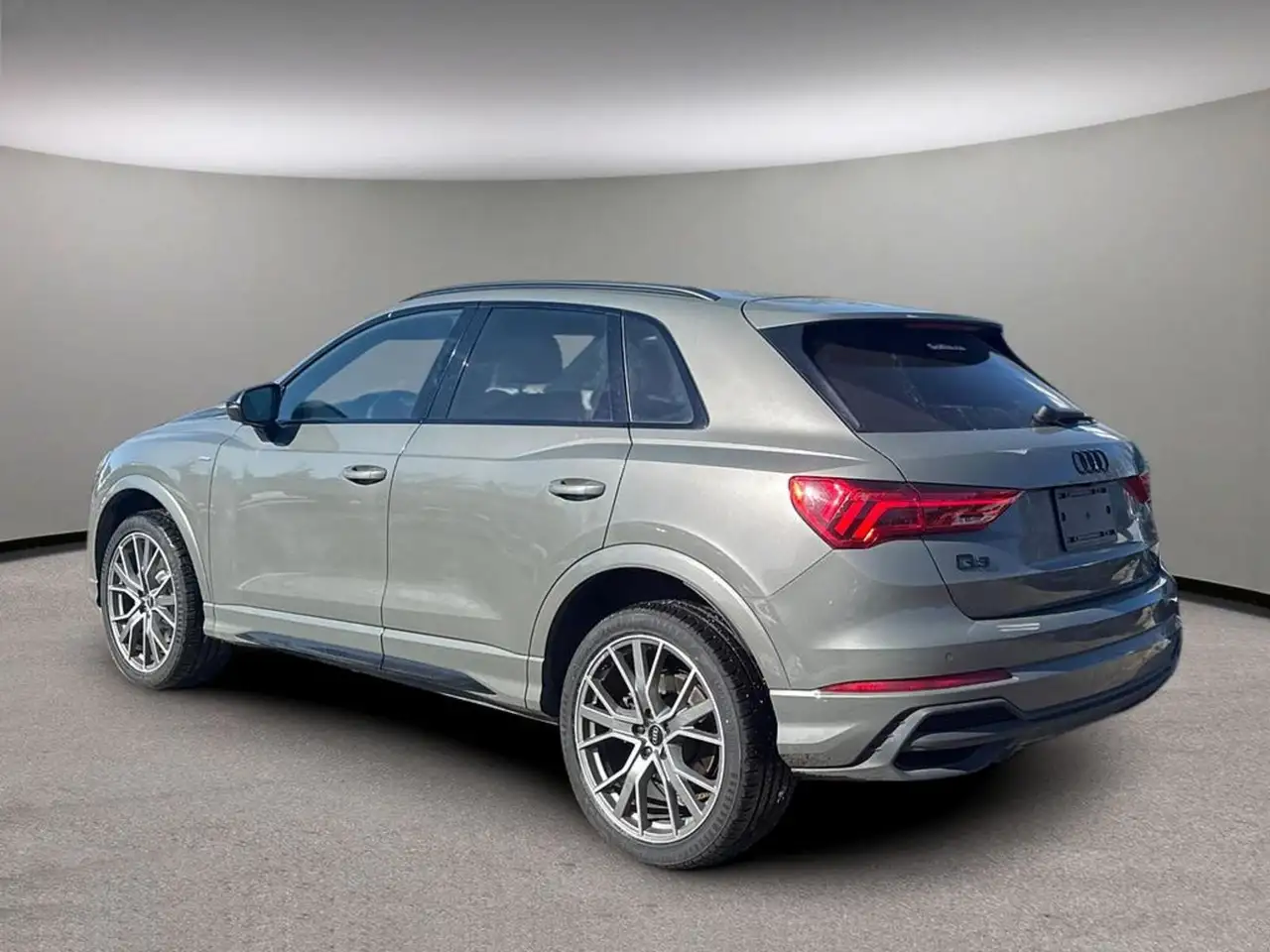 Audi Q3 снимка Audi Q3