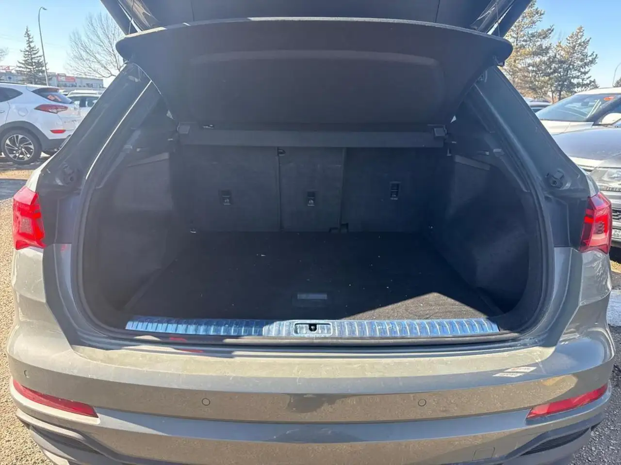 Audi Q3 снимка Audi Q3
