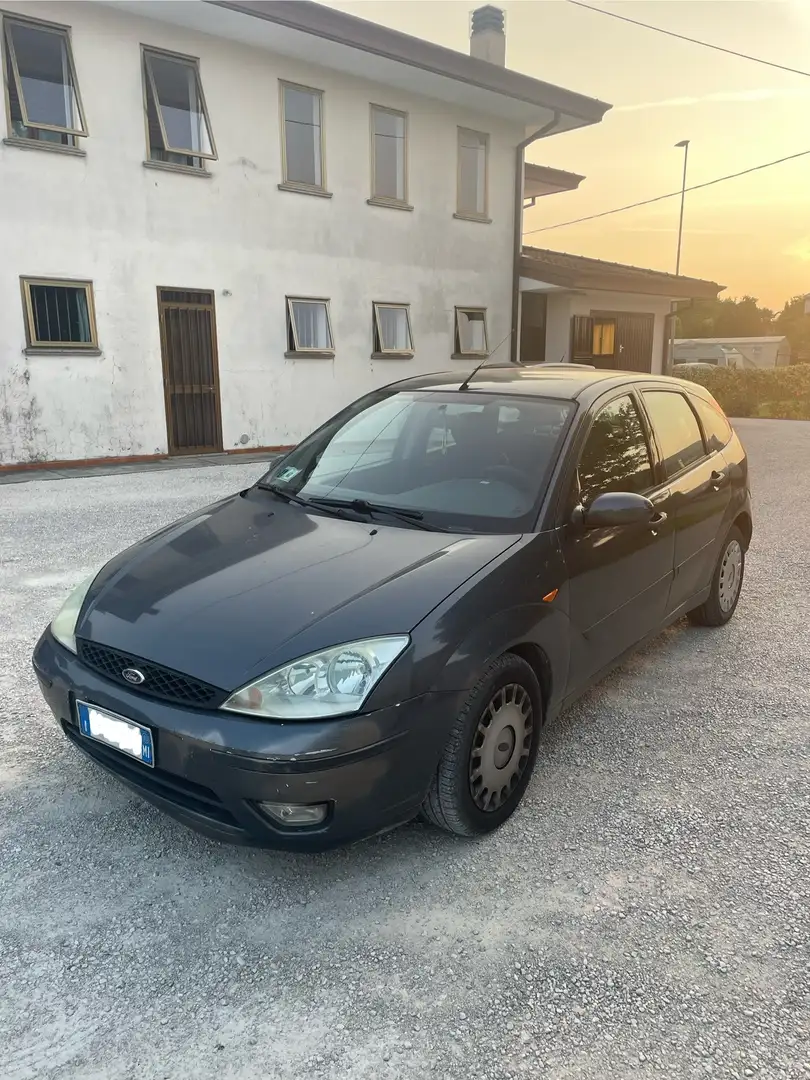 Ford Focus 5p 1.6i 16v Ghia - 2