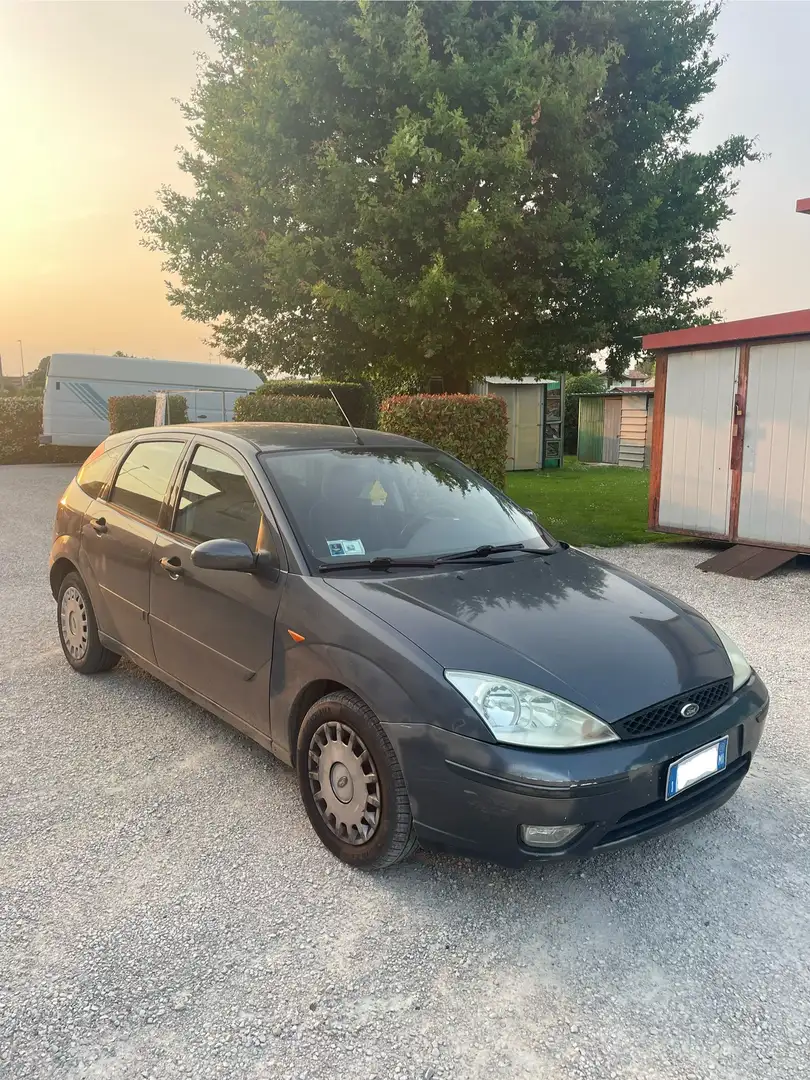 Ford Focus 5p 1.6i 16v Ghia - 1