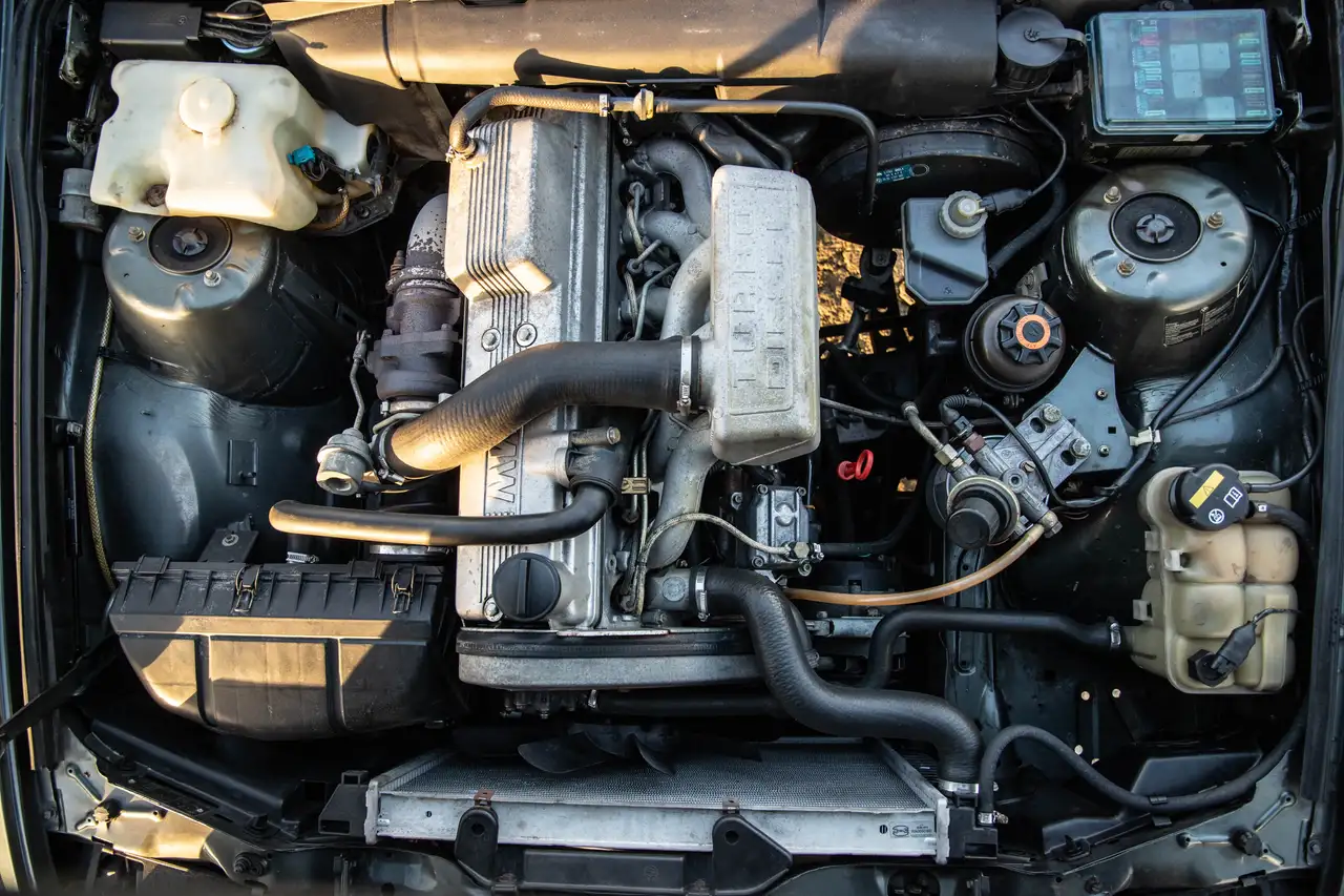 BMW 324 td, foto 12