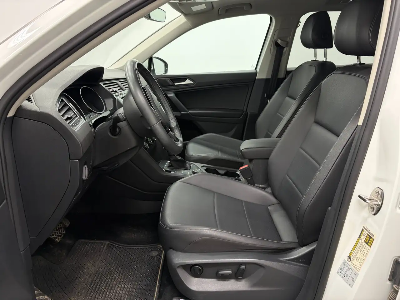 Volkswagen Tiguan снимка Volkswagen Tiguan
