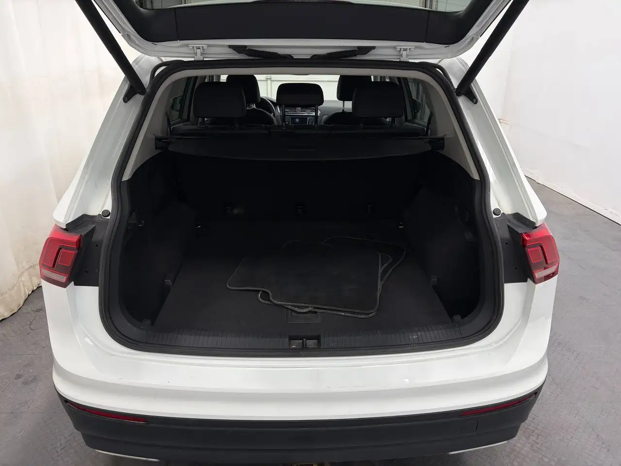 Volkswagen Tiguan снимка Volkswagen Tiguan