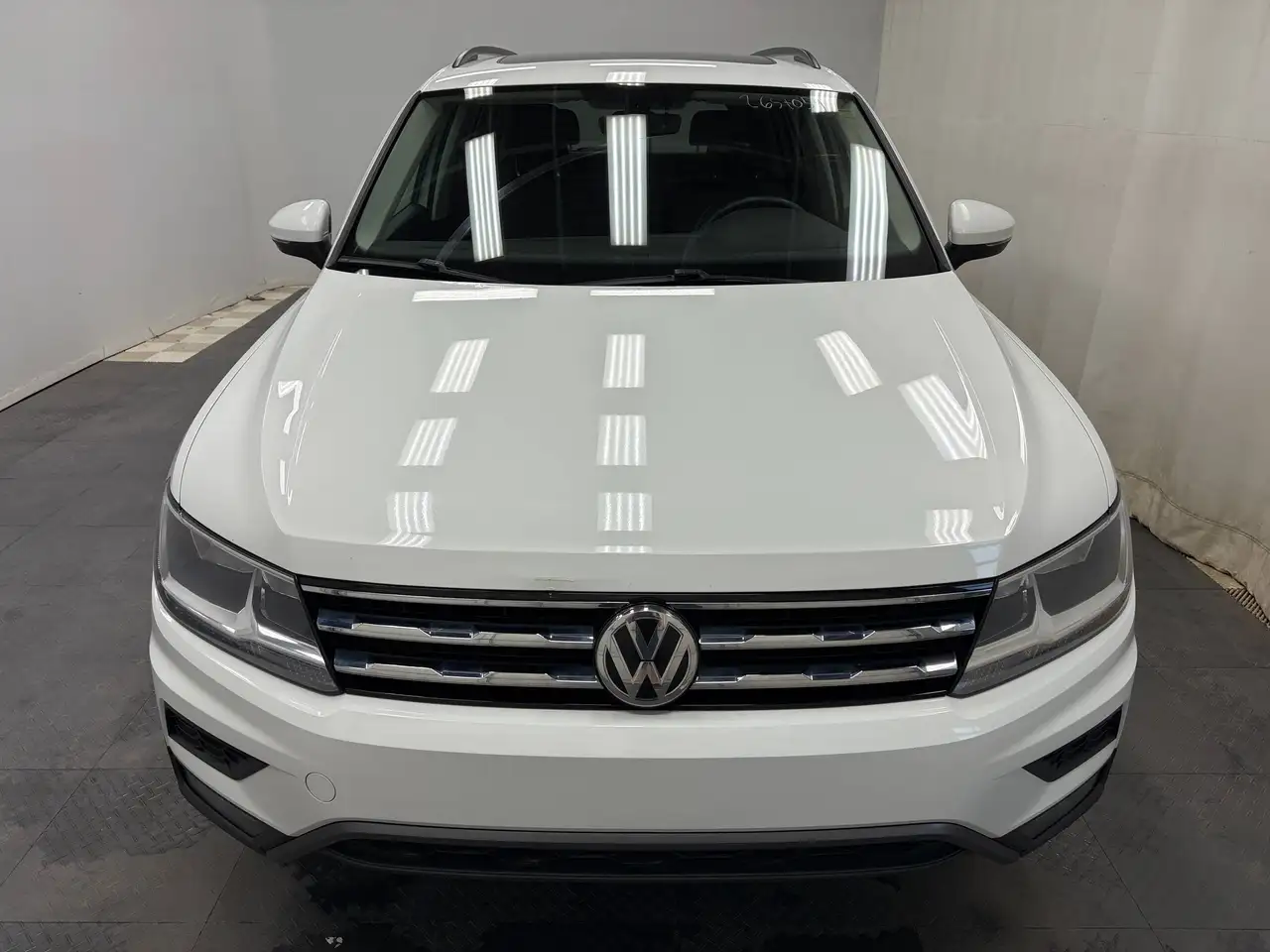 Volkswagen Tiguan снимка Volkswagen Tiguan