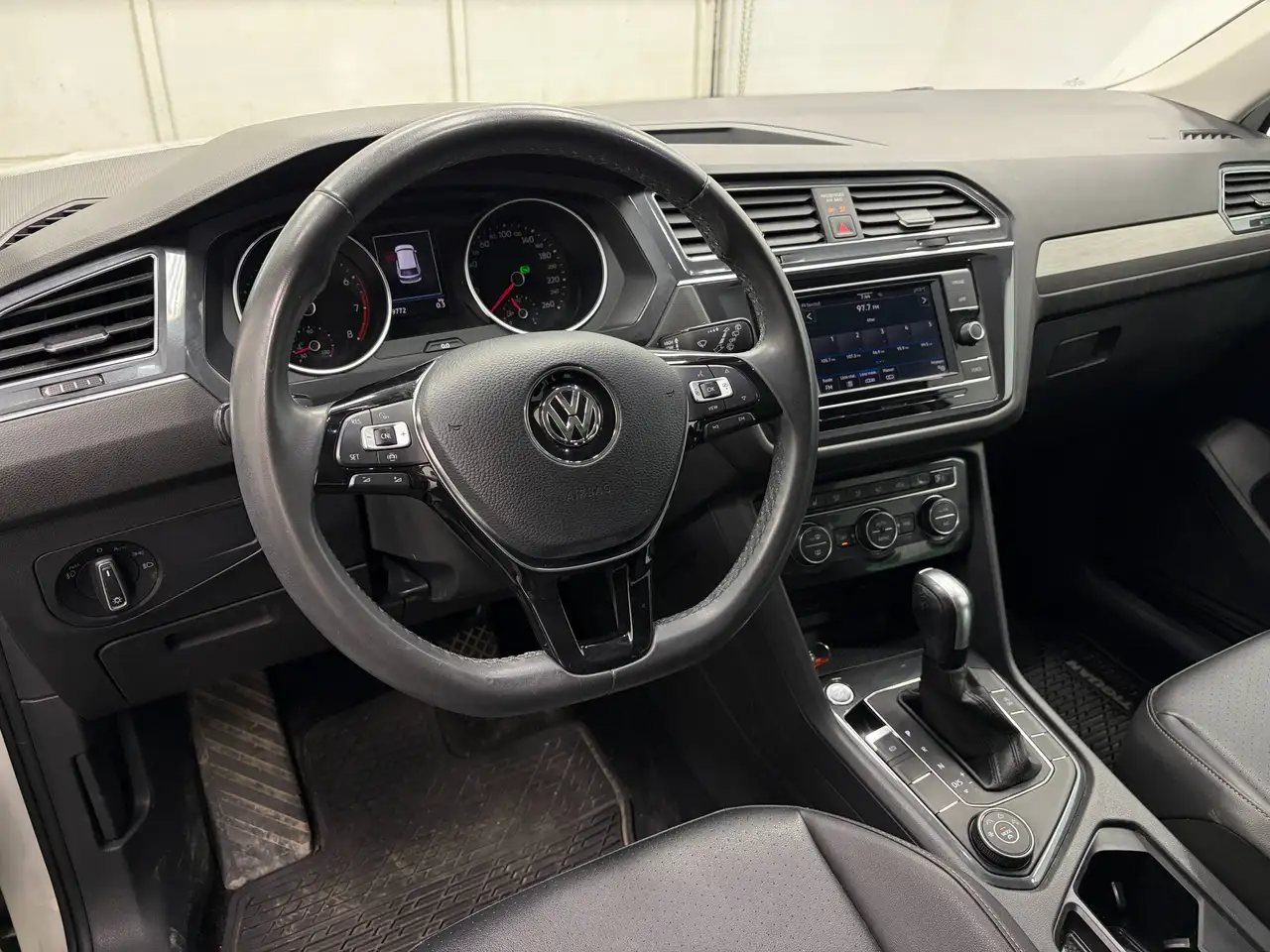 Volkswagen Tiguan снимка Volkswagen Tiguan