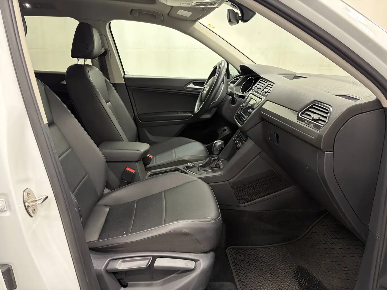 Volkswagen Tiguan снимка Volkswagen Tiguan