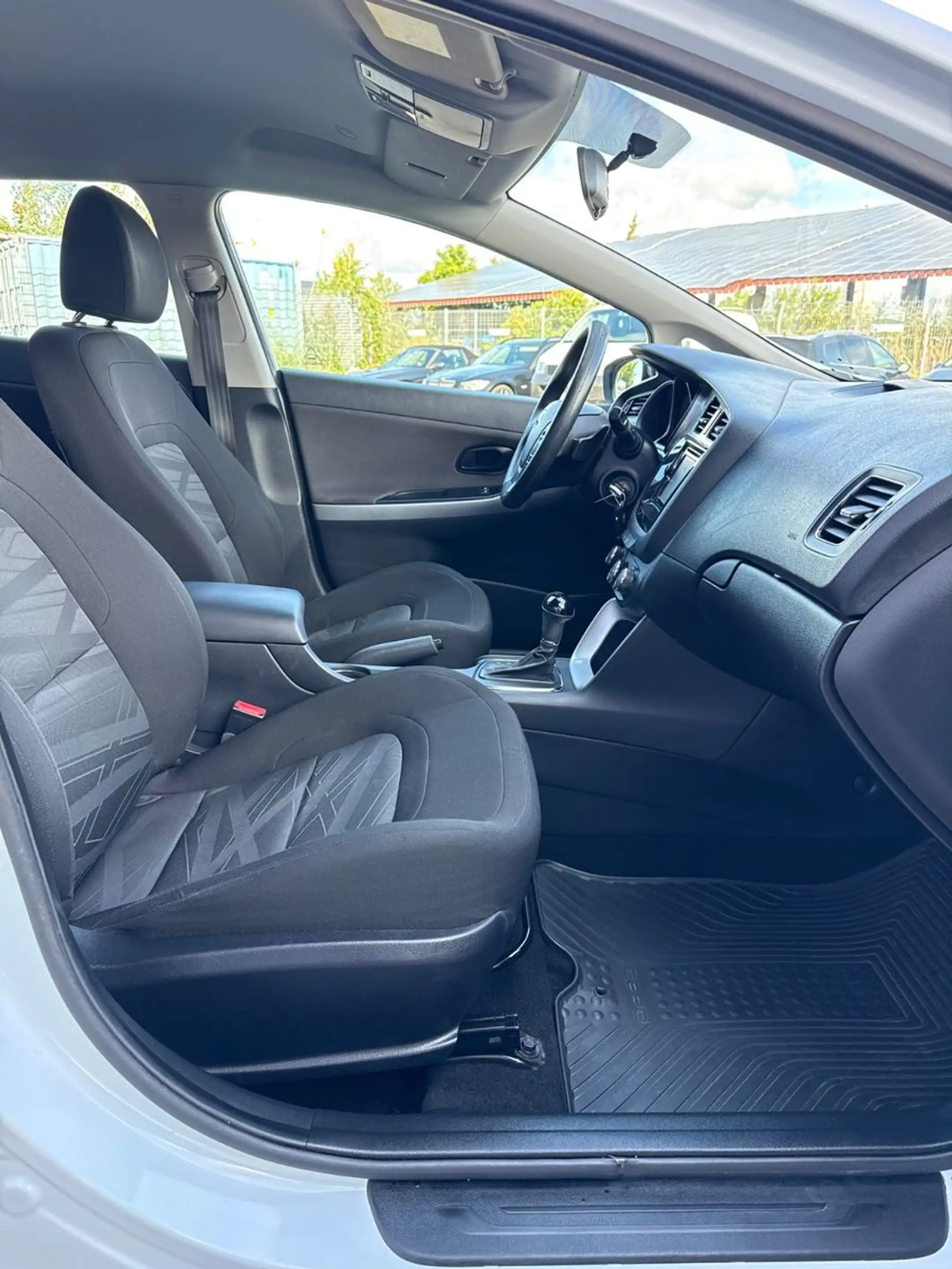 Kia Ceed SW / cee'd SW 1.6 CRDi, Vision,Garantie,PDC — photo 14