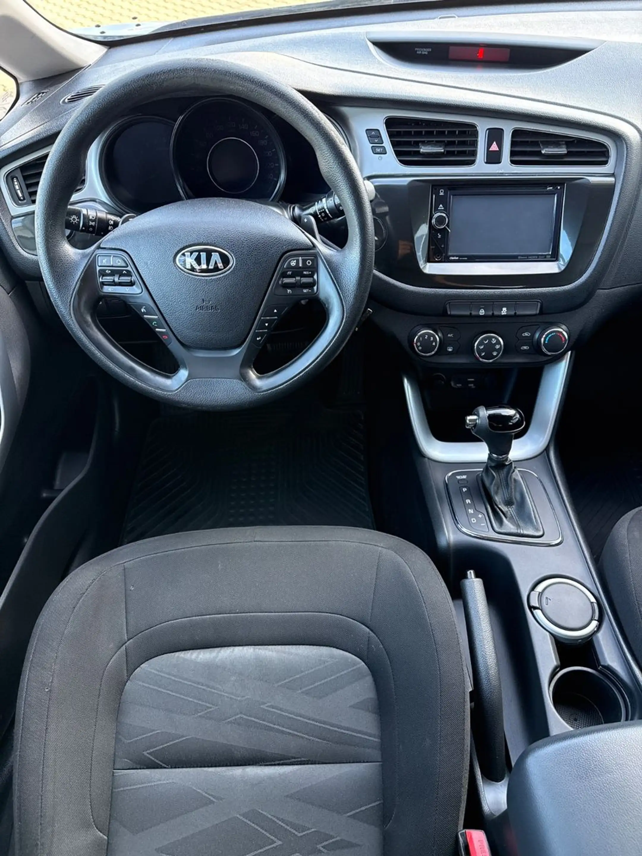 Kia Ceed SW / cee'd SW 1.6 CRDi, Vision,Garantie,PDC — photo 11