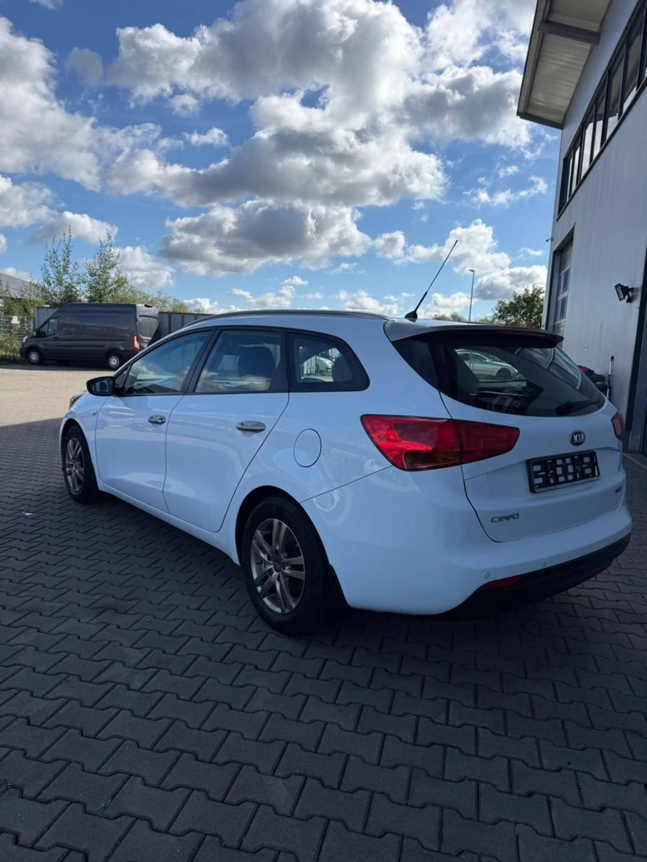 Kia Ceed SW / cee'd SW 1.6 CRDi, Vision,Garantie,PDC — photo 4